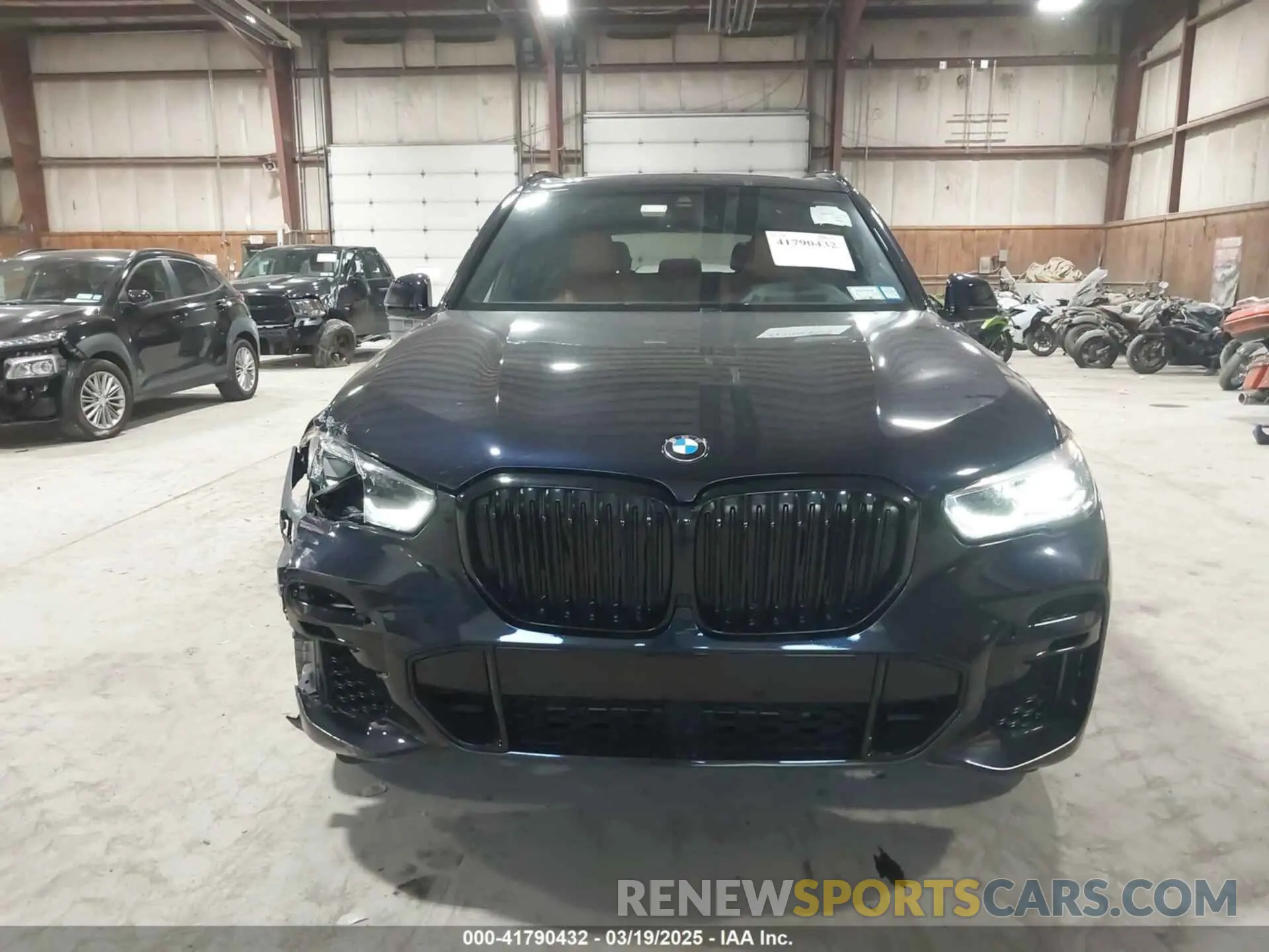 12 Photograph of a damaged car 5UXCR6C00N9M47589 BMW X5 2022