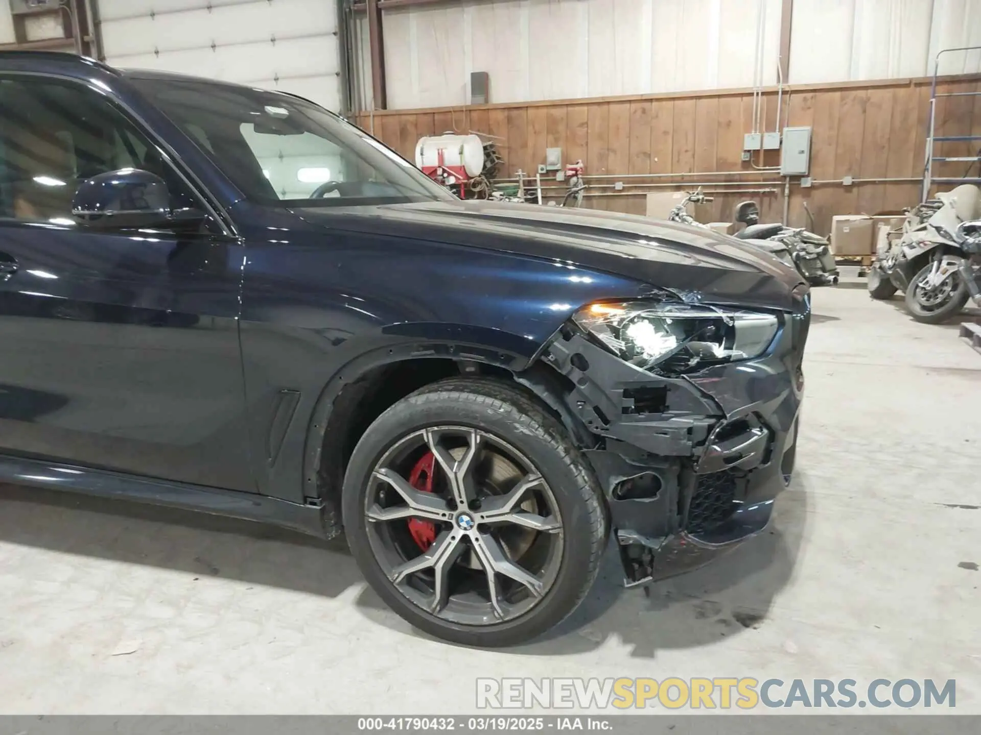 6 Photograph of a damaged car 5UXCR6C00N9M47589 BMW X5 2022