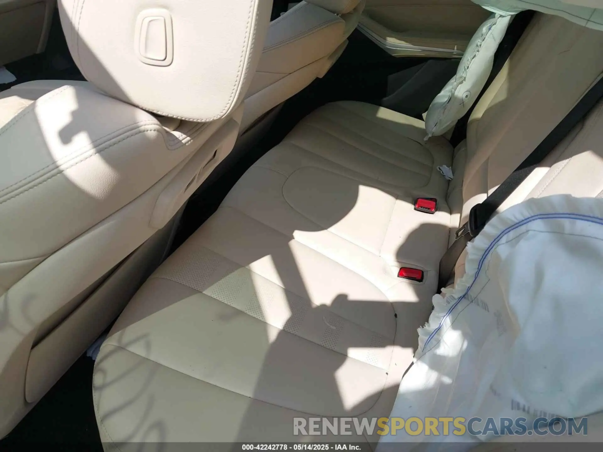 8 Photograph of a damaged car 5UXCR6C01N9K28396 BMW X5 2022