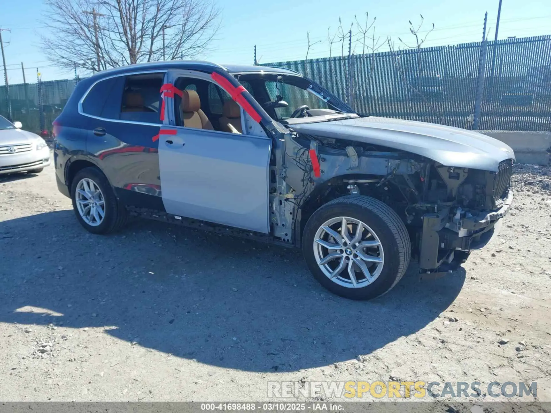 1 Photograph of a damaged car 5UXCR6C02N9J99474 BMW X5 2022