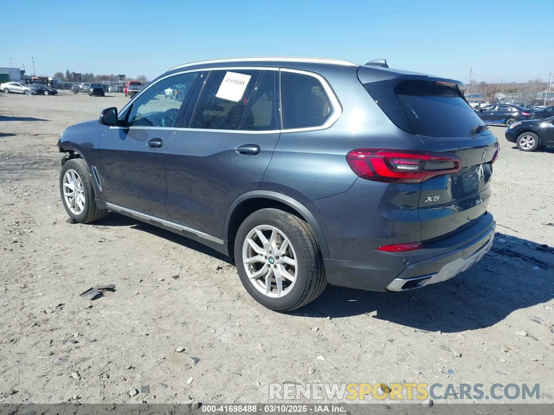 3 Photograph of a damaged car 5UXCR6C02N9J99474 BMW X5 2022