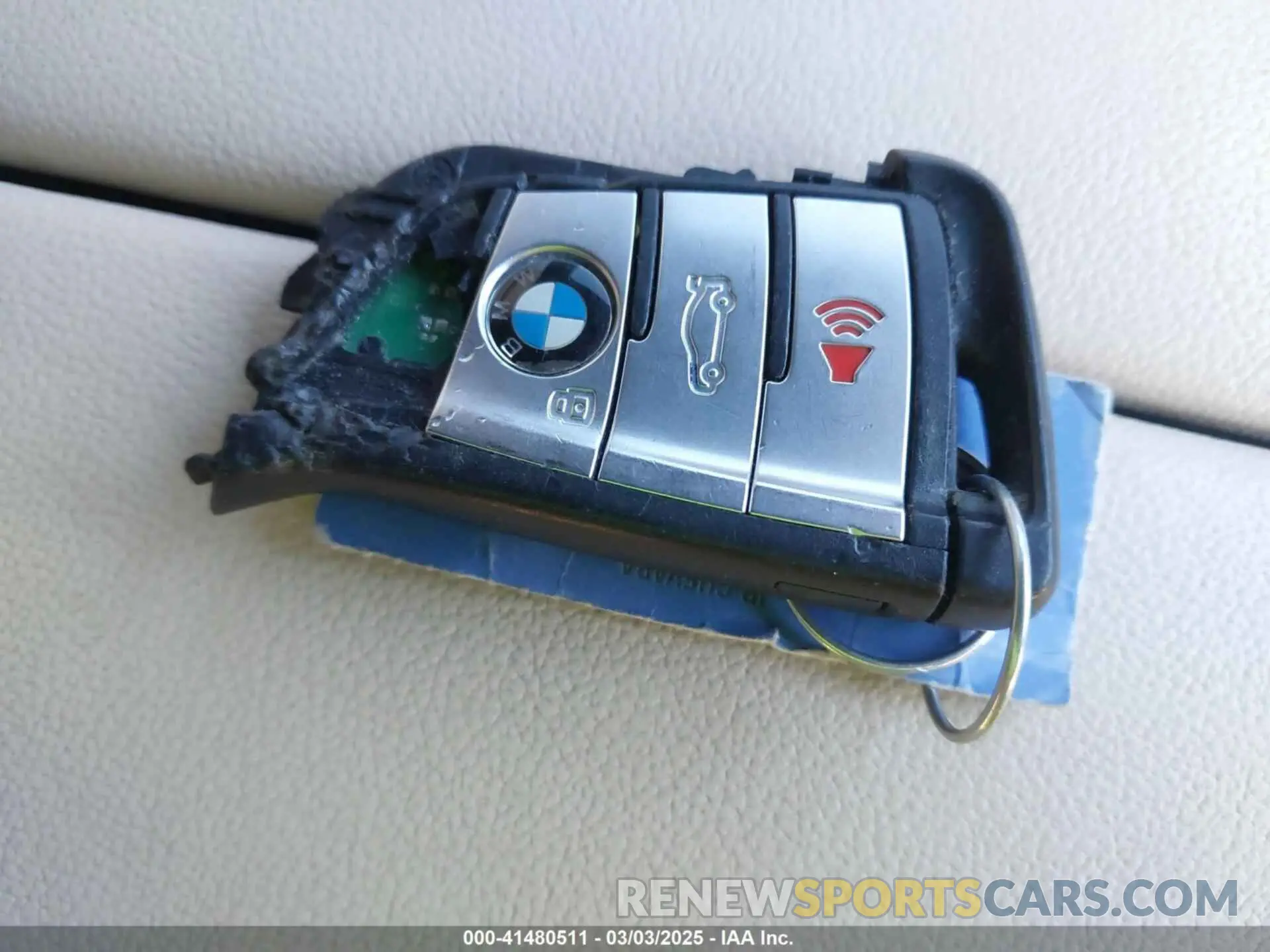 11 Photograph of a damaged car 5UXCR6C02N9K38886 BMW X5 2022