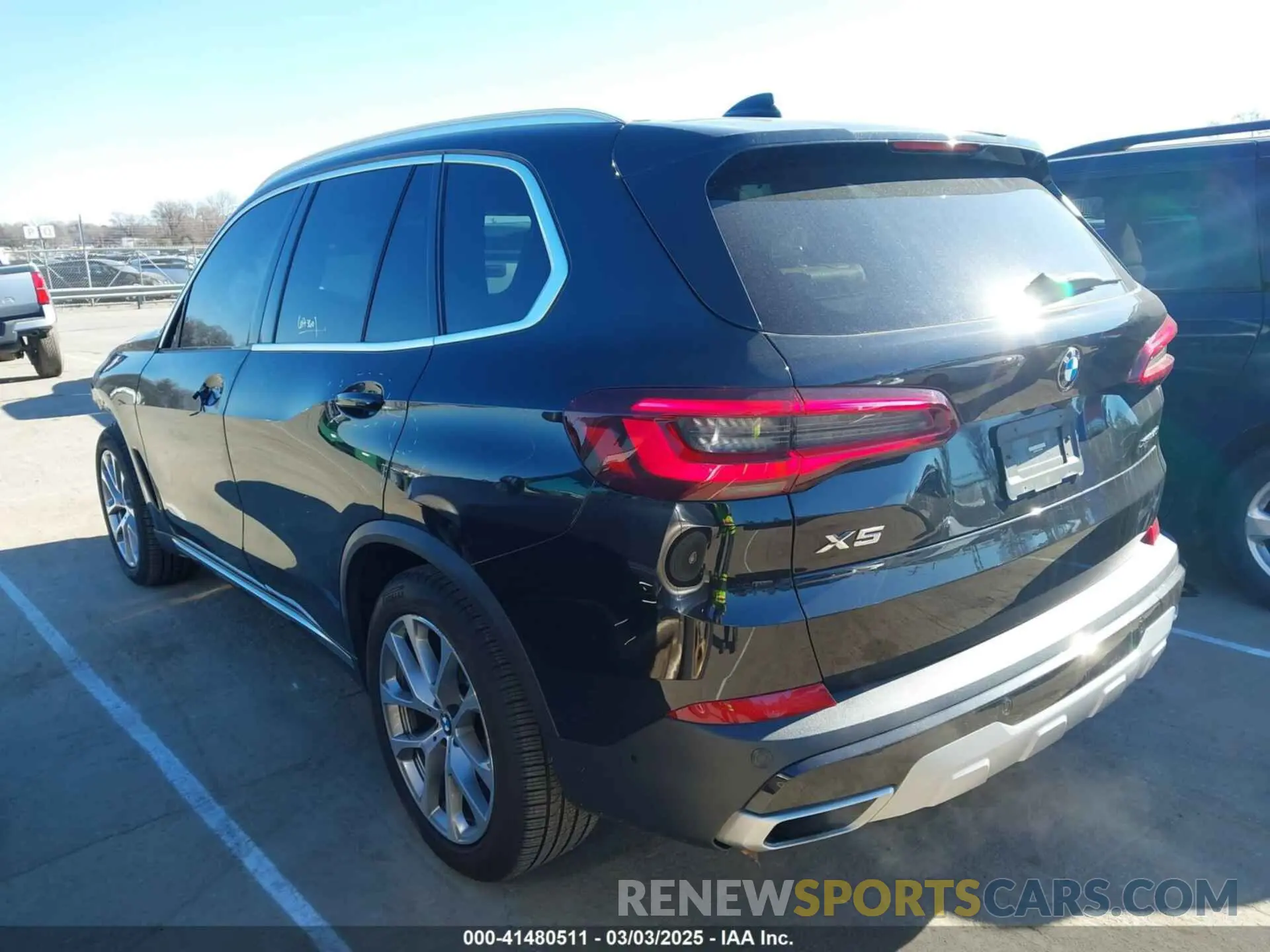 14 Photograph of a damaged car 5UXCR6C02N9K38886 BMW X5 2022