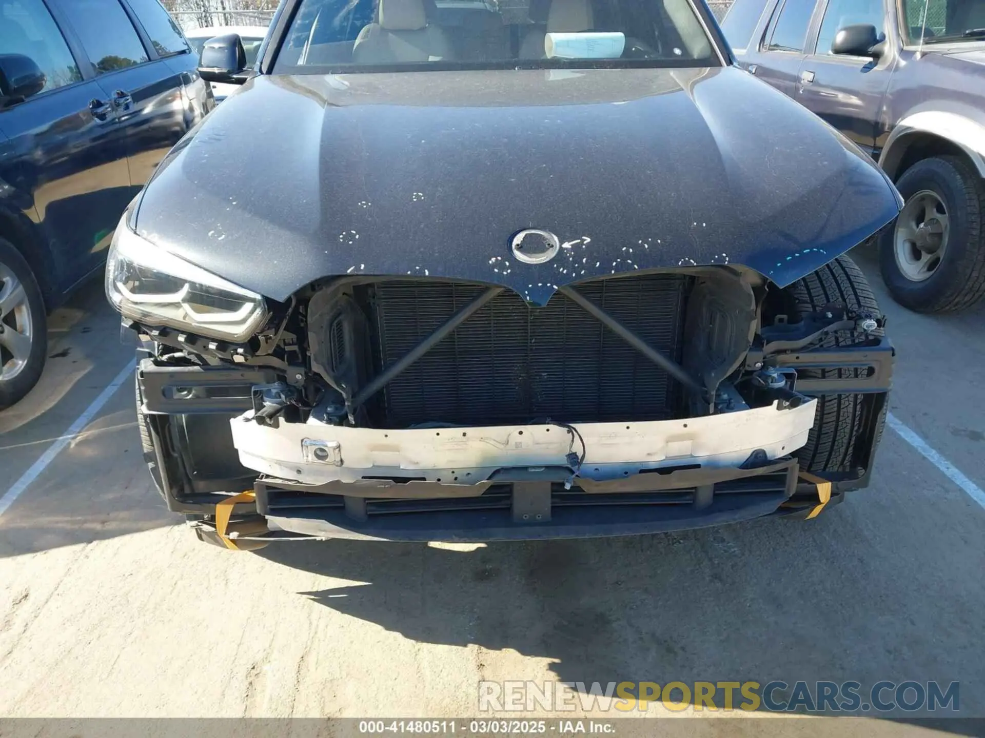 6 Photograph of a damaged car 5UXCR6C02N9K38886 BMW X5 2022