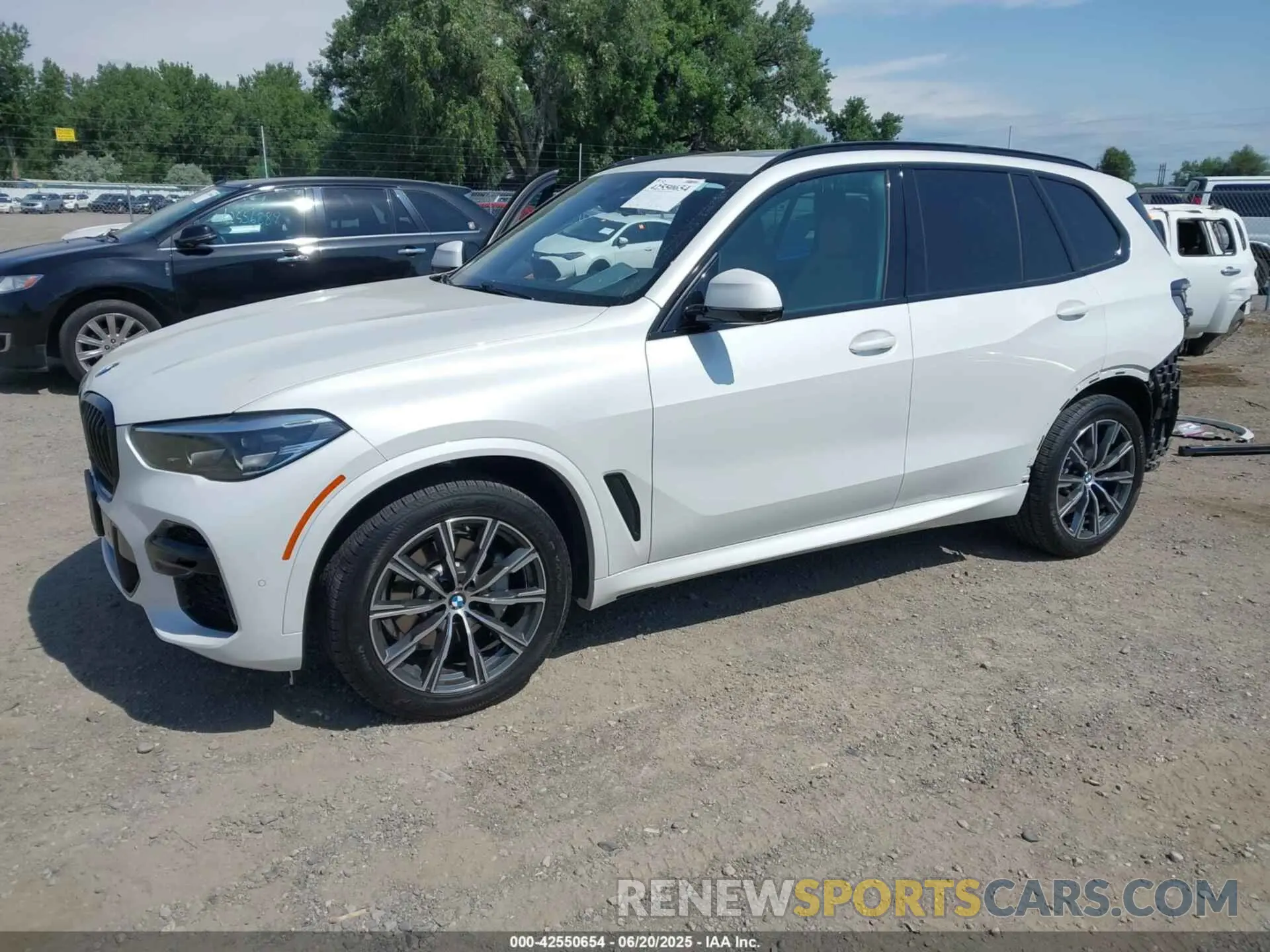 2 Photograph of a damaged car 5UXCR6C02N9M75152 BMW X5 2022