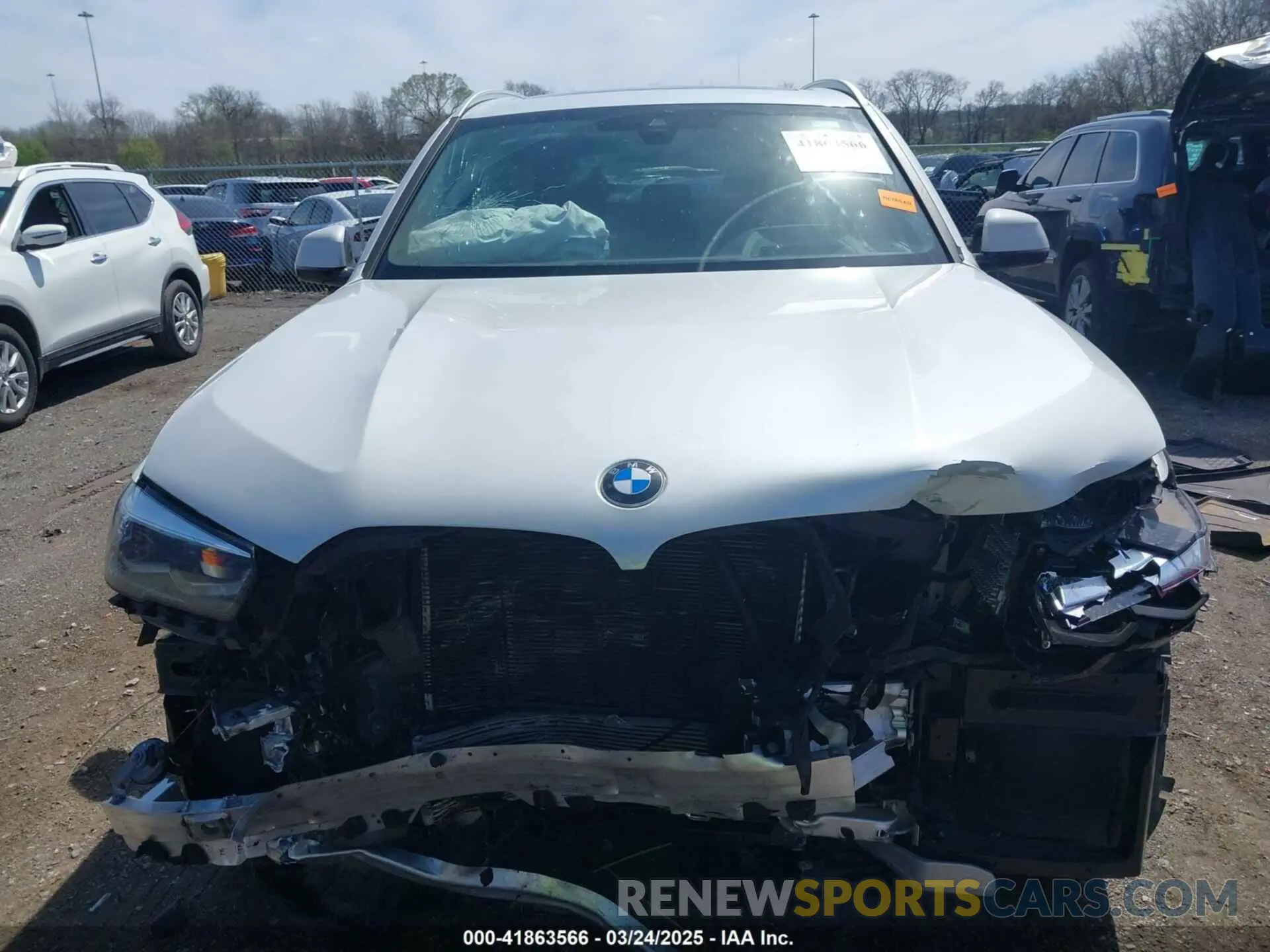 11 Photograph of a damaged car 5UXCR6C02N9N11423 BMW X5 2022