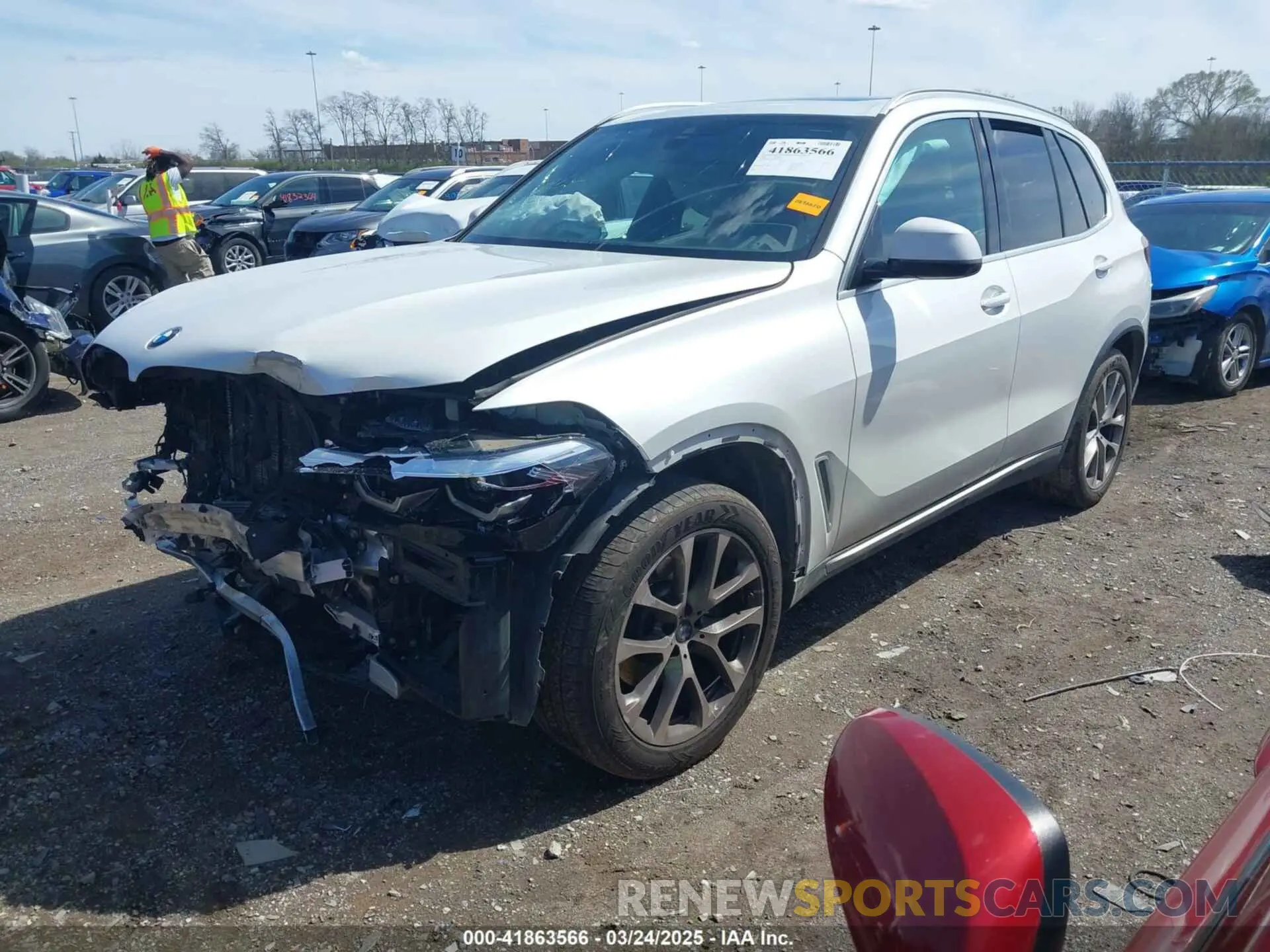 2 Photograph of a damaged car 5UXCR6C02N9N11423 BMW X5 2022