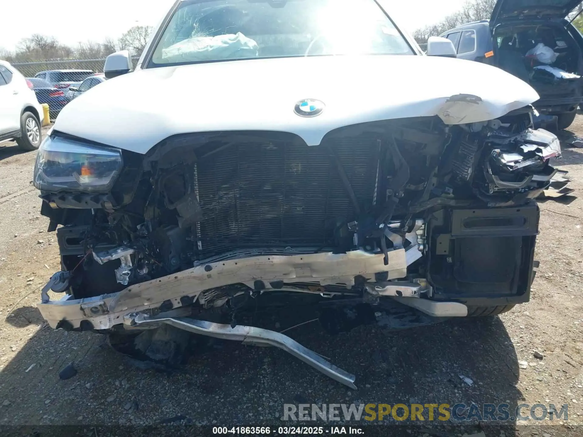 6 Photograph of a damaged car 5UXCR6C02N9N11423 BMW X5 2022