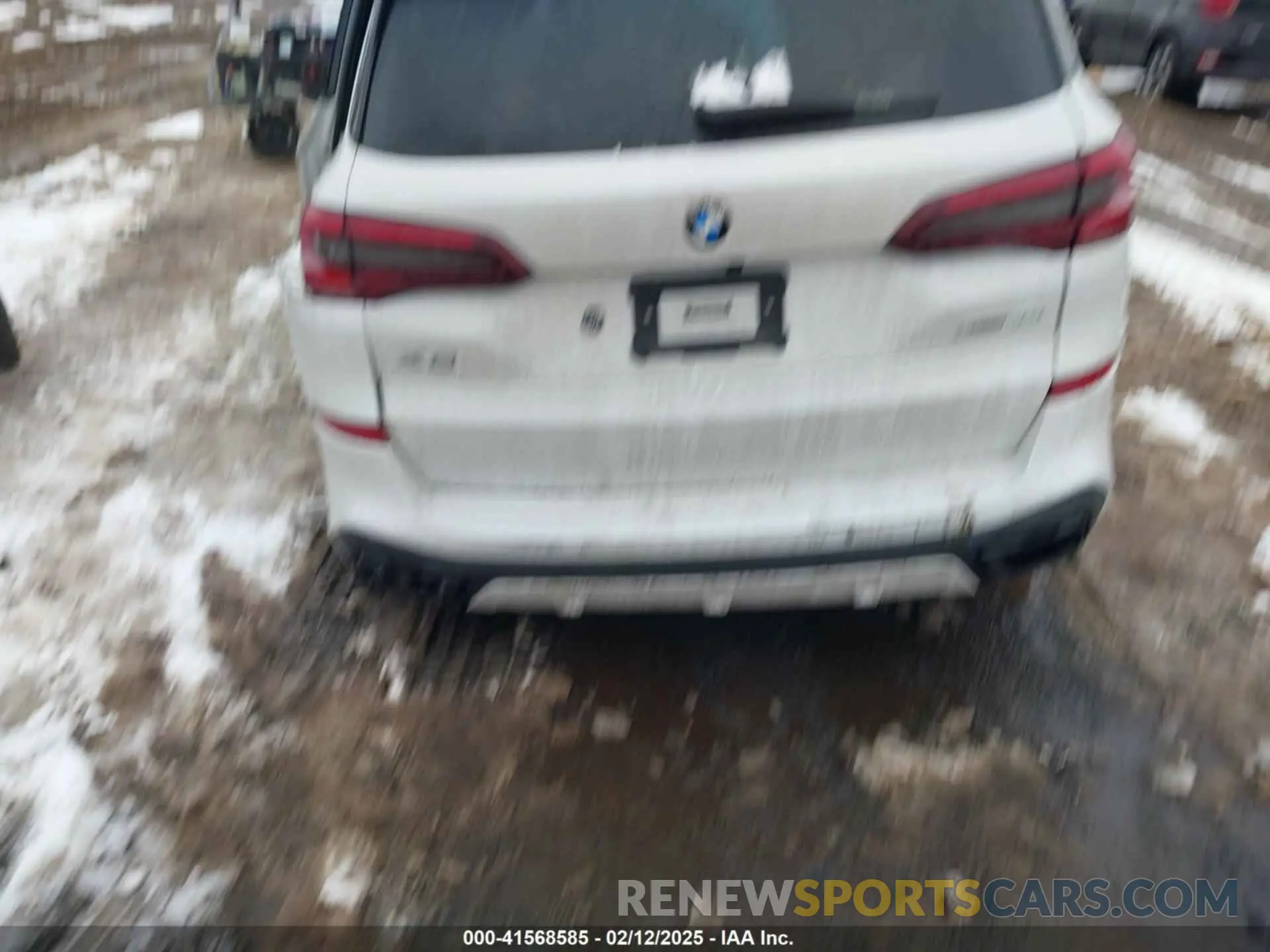 16 Photograph of a damaged car 5UXCR6C02N9N26231 BMW X5 2022