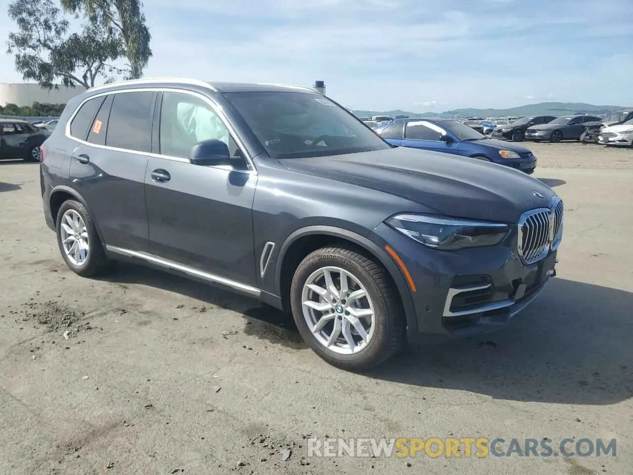 4 Photograph of a damaged car 5UXCR6C03N9K93962 BMW X5 2022