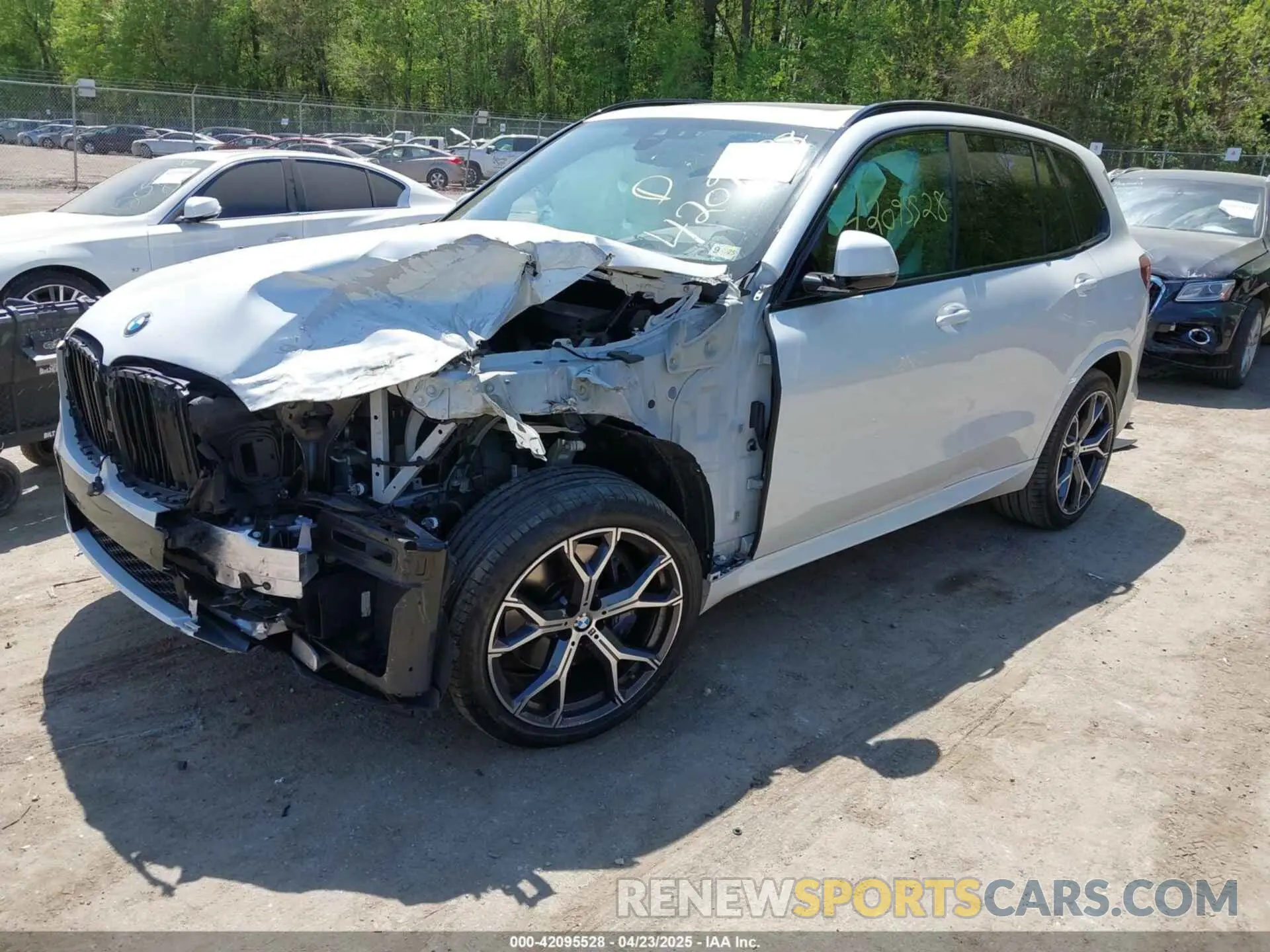 2 Photograph of a damaged car 5UXCR6C03N9L60222 BMW X5 2022