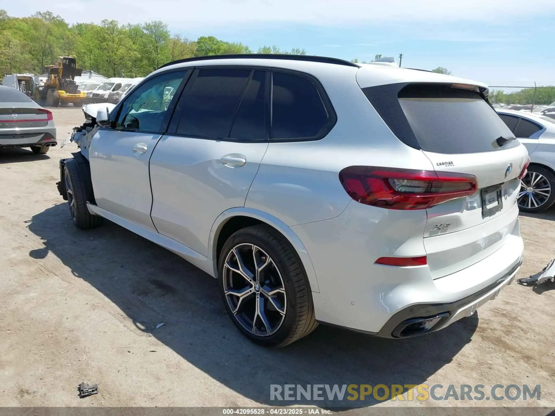 3 Photograph of a damaged car 5UXCR6C03N9L60222 BMW X5 2022