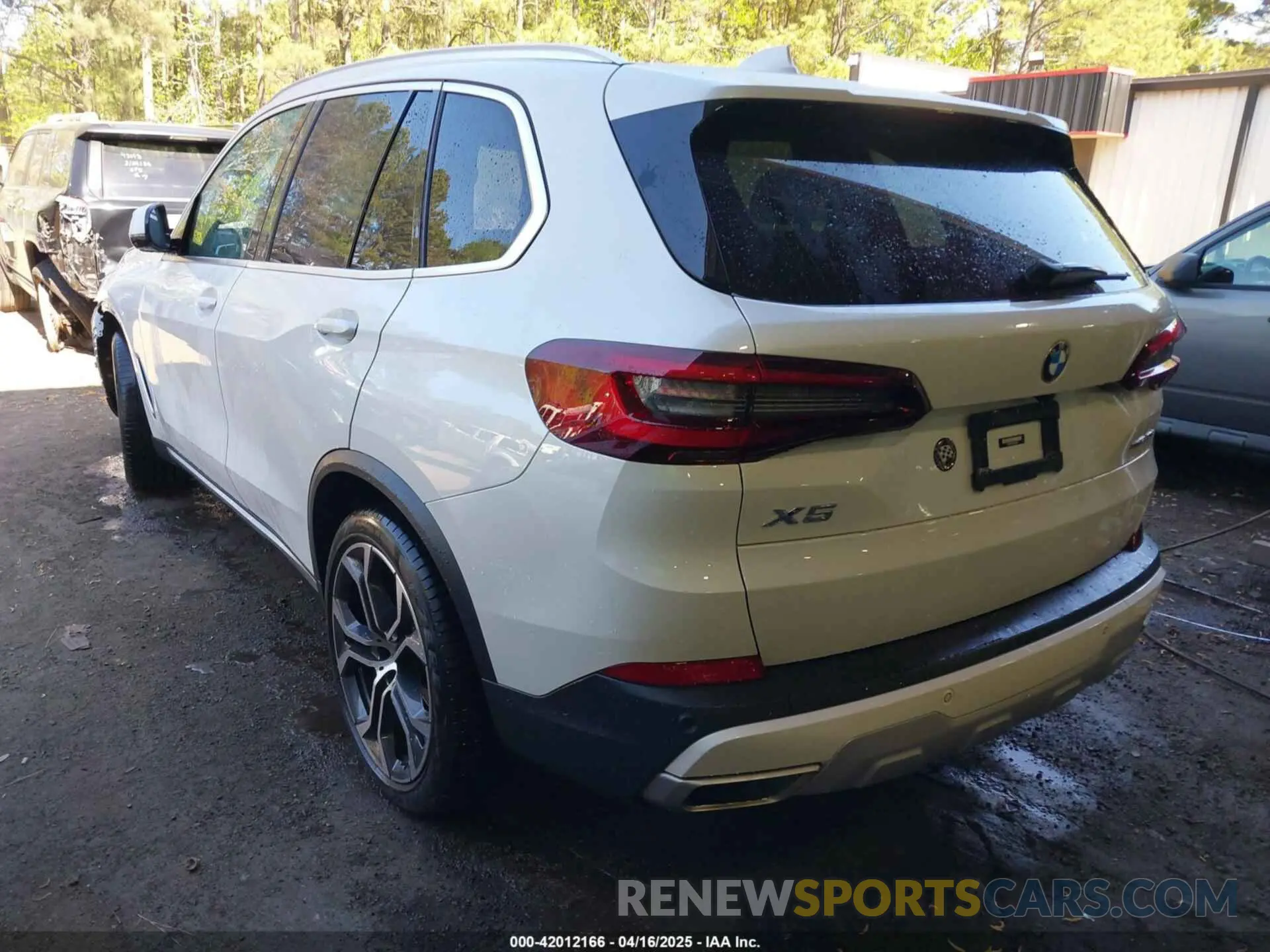 3 Photograph of a damaged car 5UXCR6C03N9L92409 BMW X5 2022