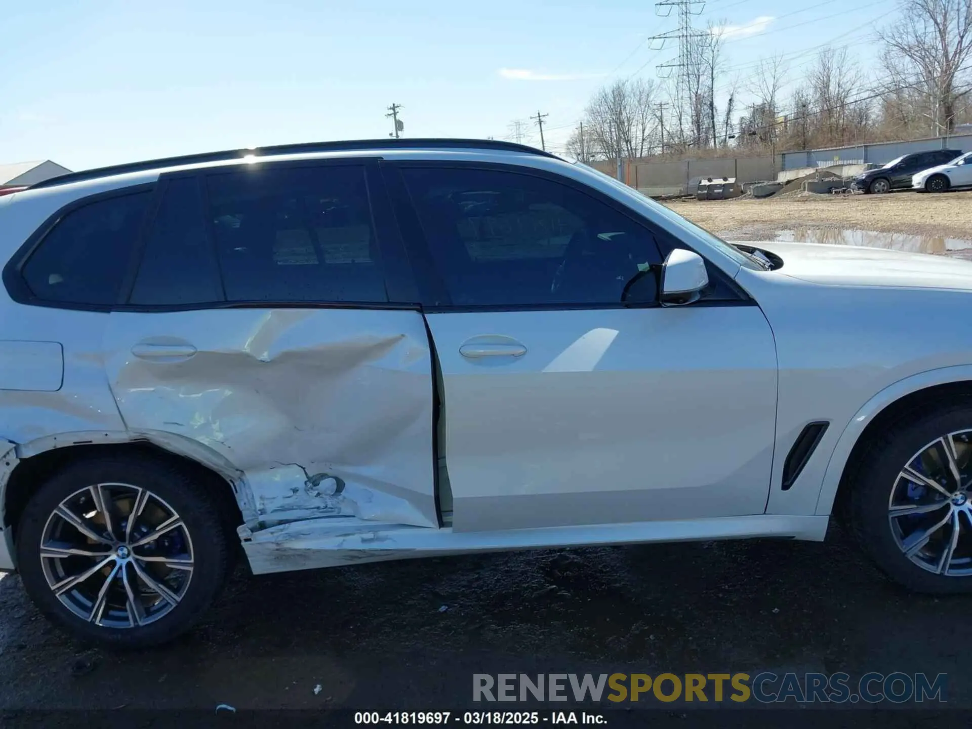 13 Photograph of a damaged car 5UXCR6C03N9M64919 BMW X5 2022