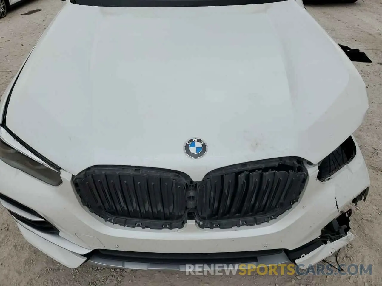 14 Photograph of a damaged car 5UXCR6C03N9N11415 BMW X5 2022