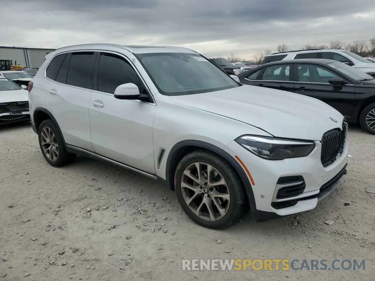 4 Photograph of a damaged car 5UXCR6C03N9N11415 BMW X5 2022