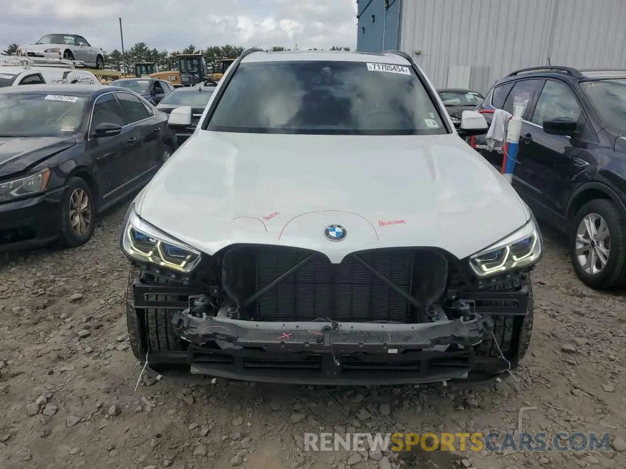 5 Photograph of a damaged car 5UXCR6C04N9J12156 BMW X5 2022