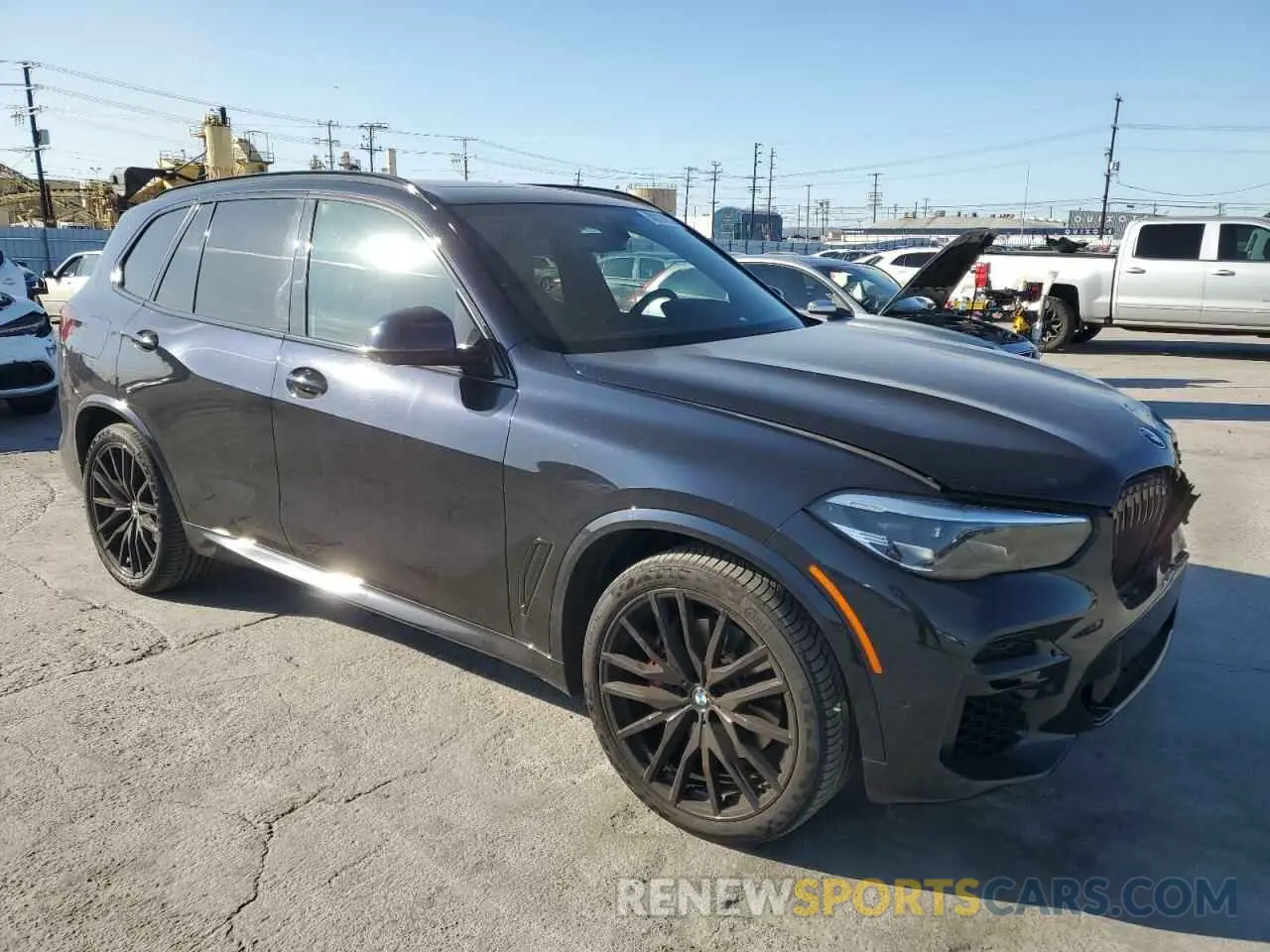 4 Photograph of a damaged car 5UXCR6C04N9M15664 BMW X5 2022