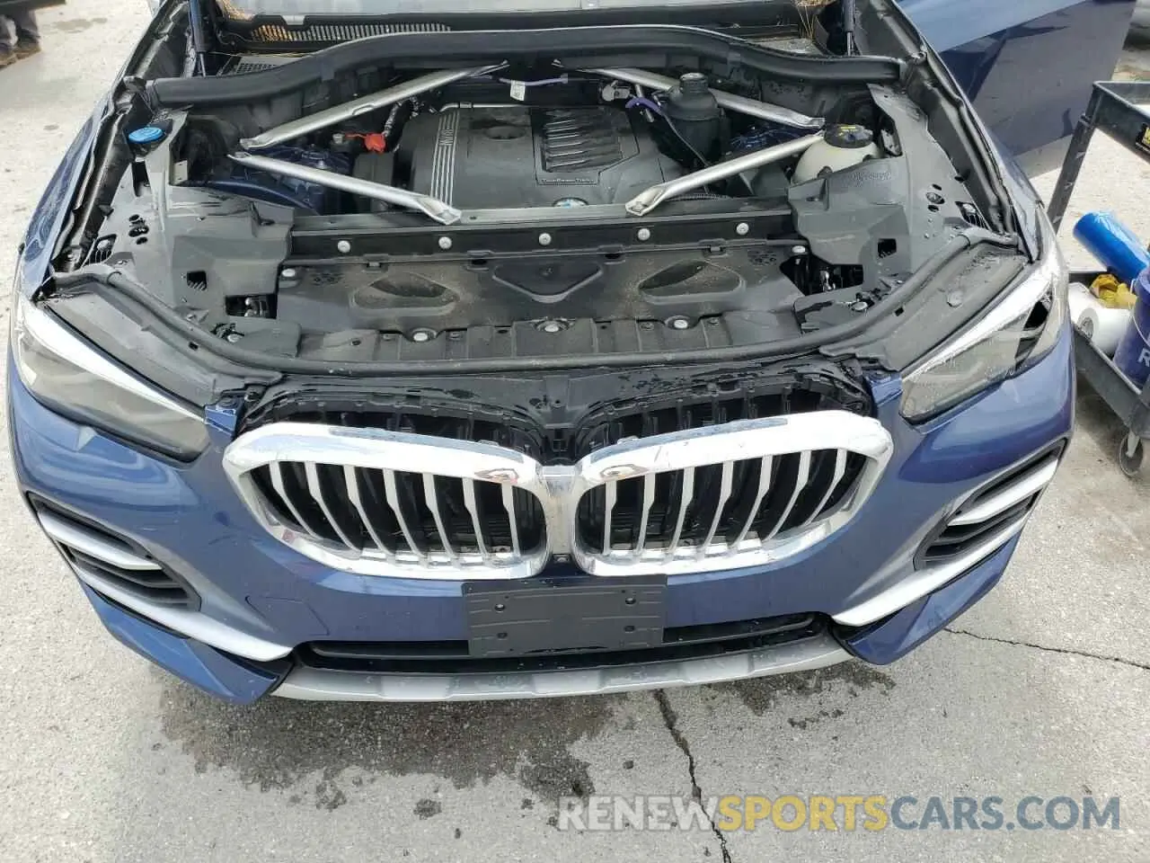 11 Photograph of a damaged car 5UXCR6C05N9K39353 BMW X5 2022