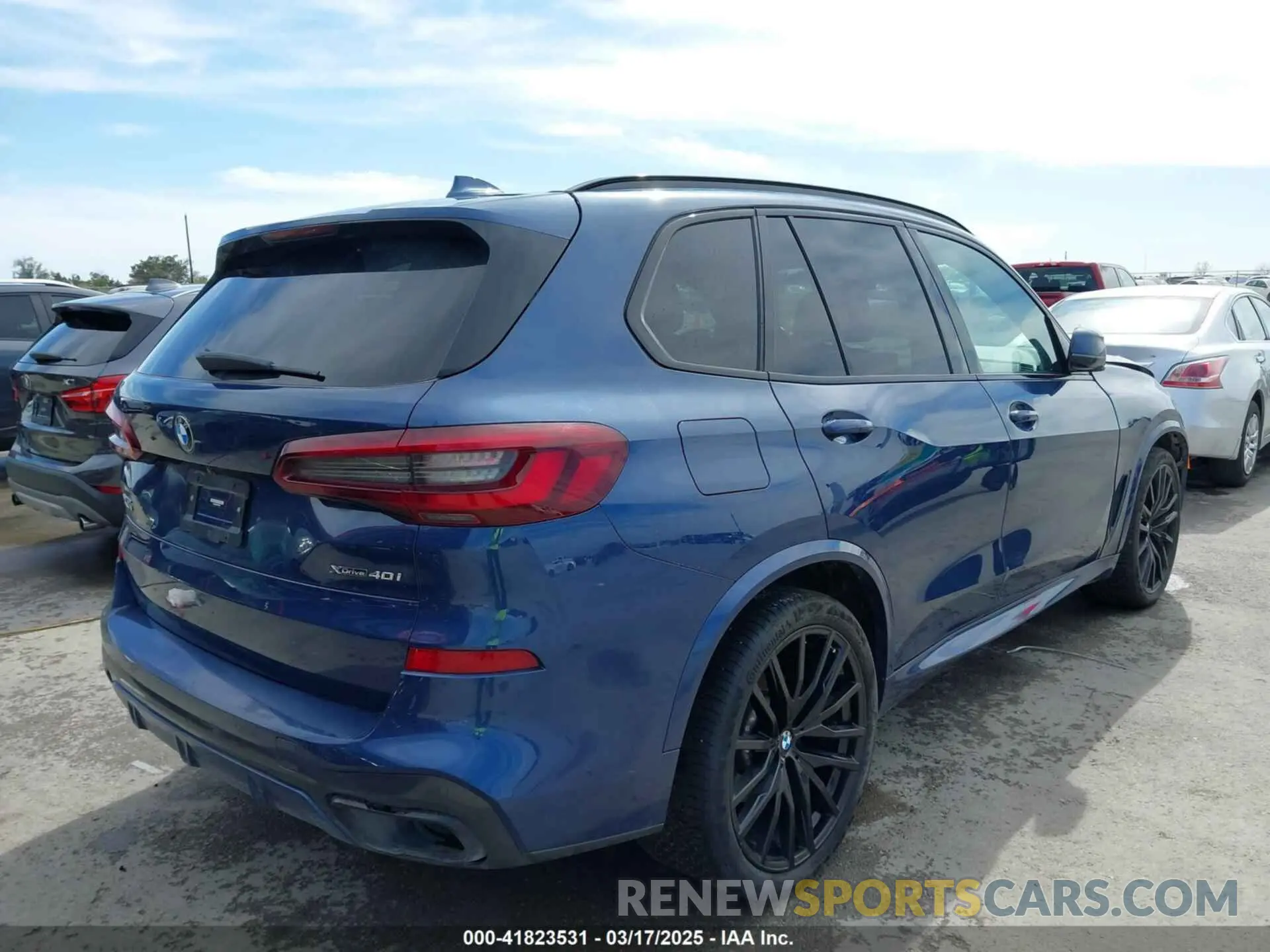 4 Photograph of a damaged car 5UXCR6C05N9K88827 BMW X5 2022