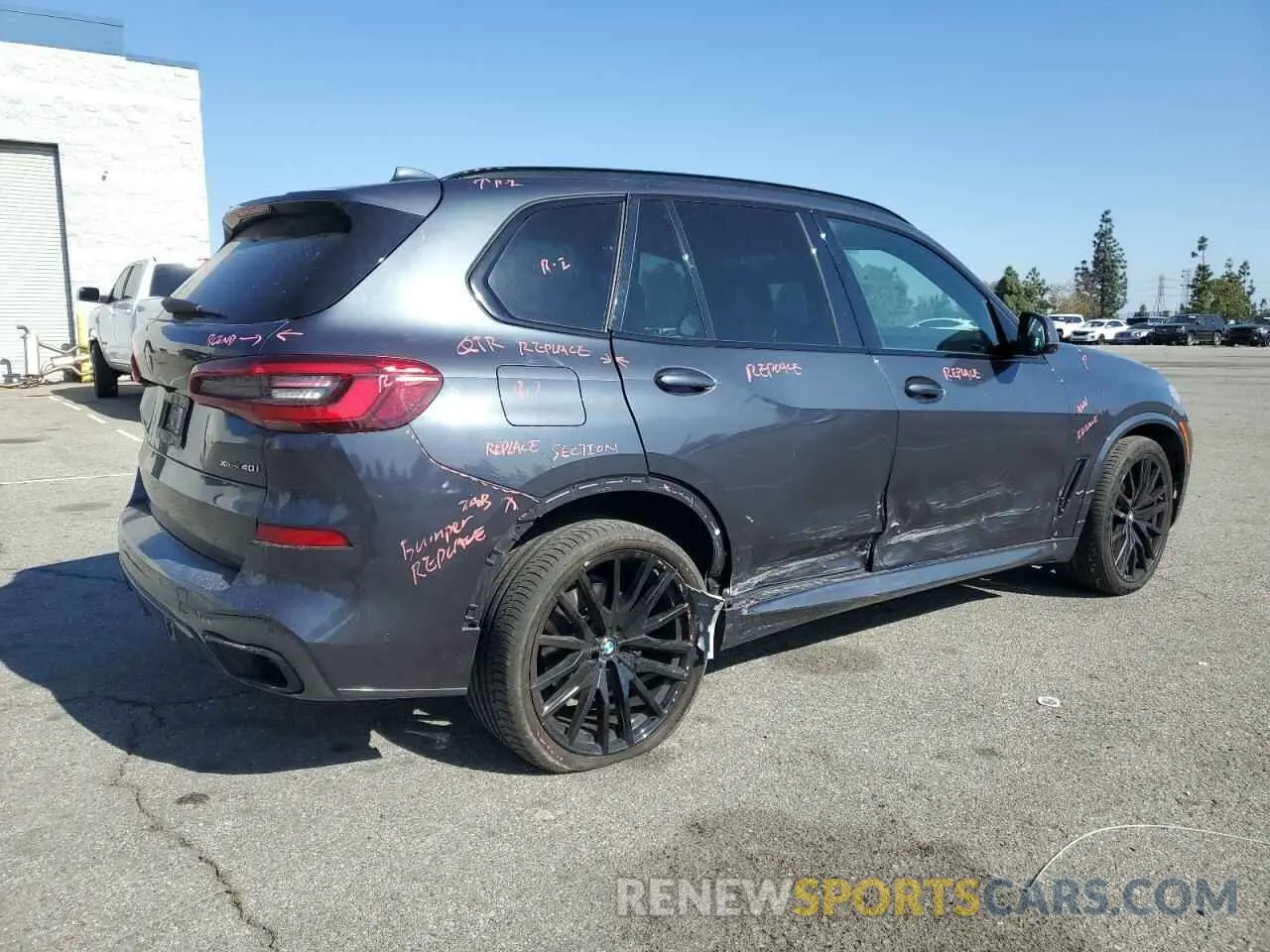 3 Photograph of a damaged car 5UXCR6C05N9L11250 BMW X5 2022