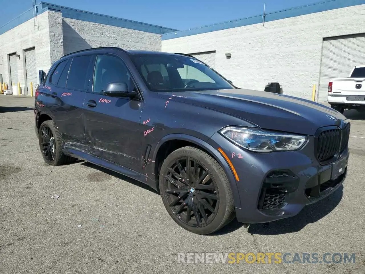 4 Photograph of a damaged car 5UXCR6C05N9L11250 BMW X5 2022