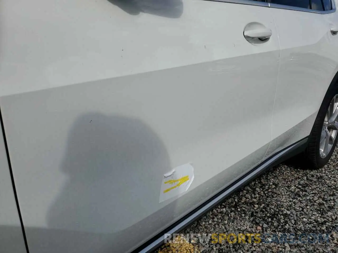 13 Photograph of a damaged car 5UXCR6C06N9J42663 BMW X5 2022