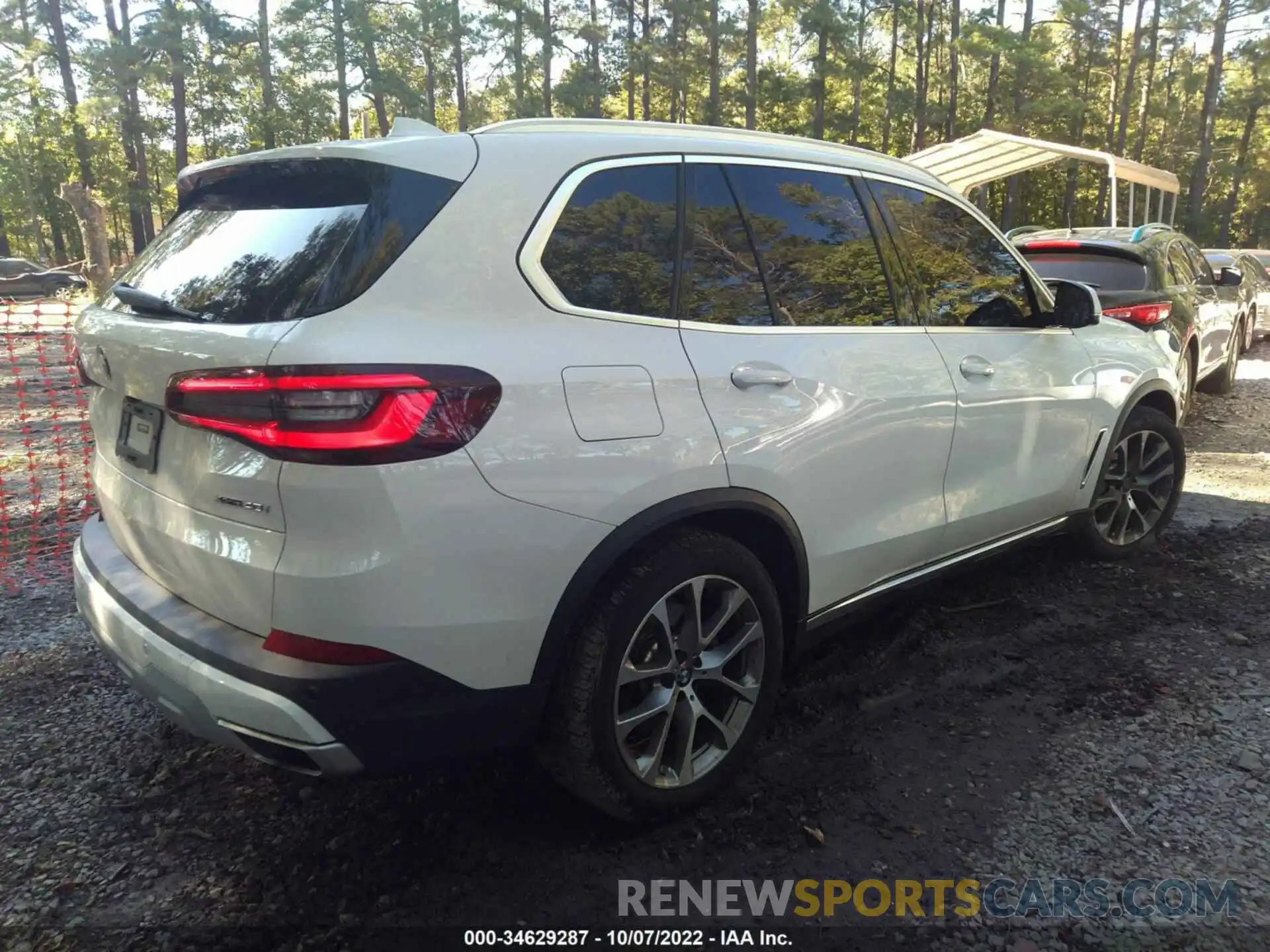 4 Photograph of a damaged car 5UXCR6C06N9K30645 BMW X5 2022