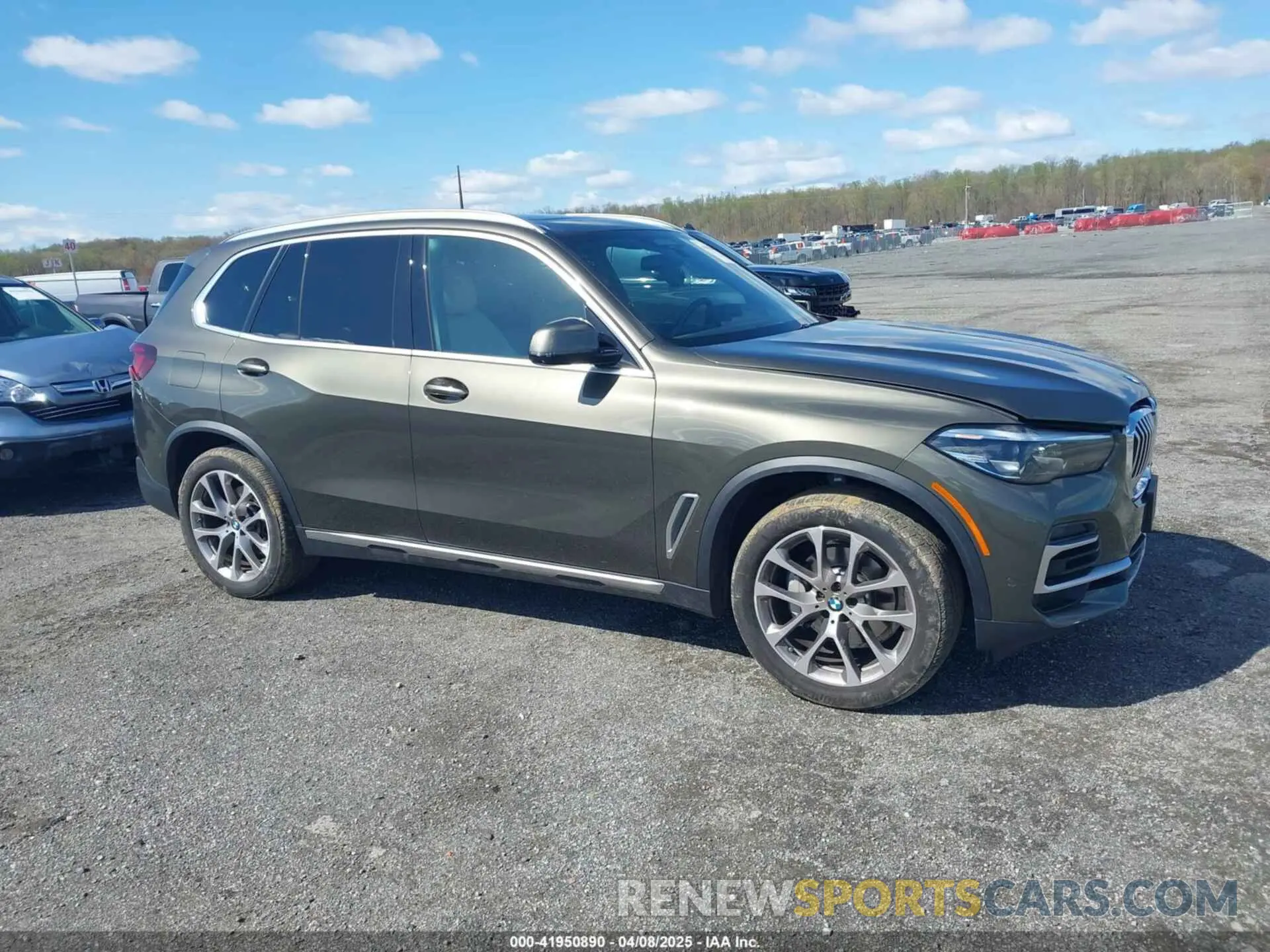 13 Photograph of a damaged car 5UXCR6C06N9L83350 BMW X5 2022