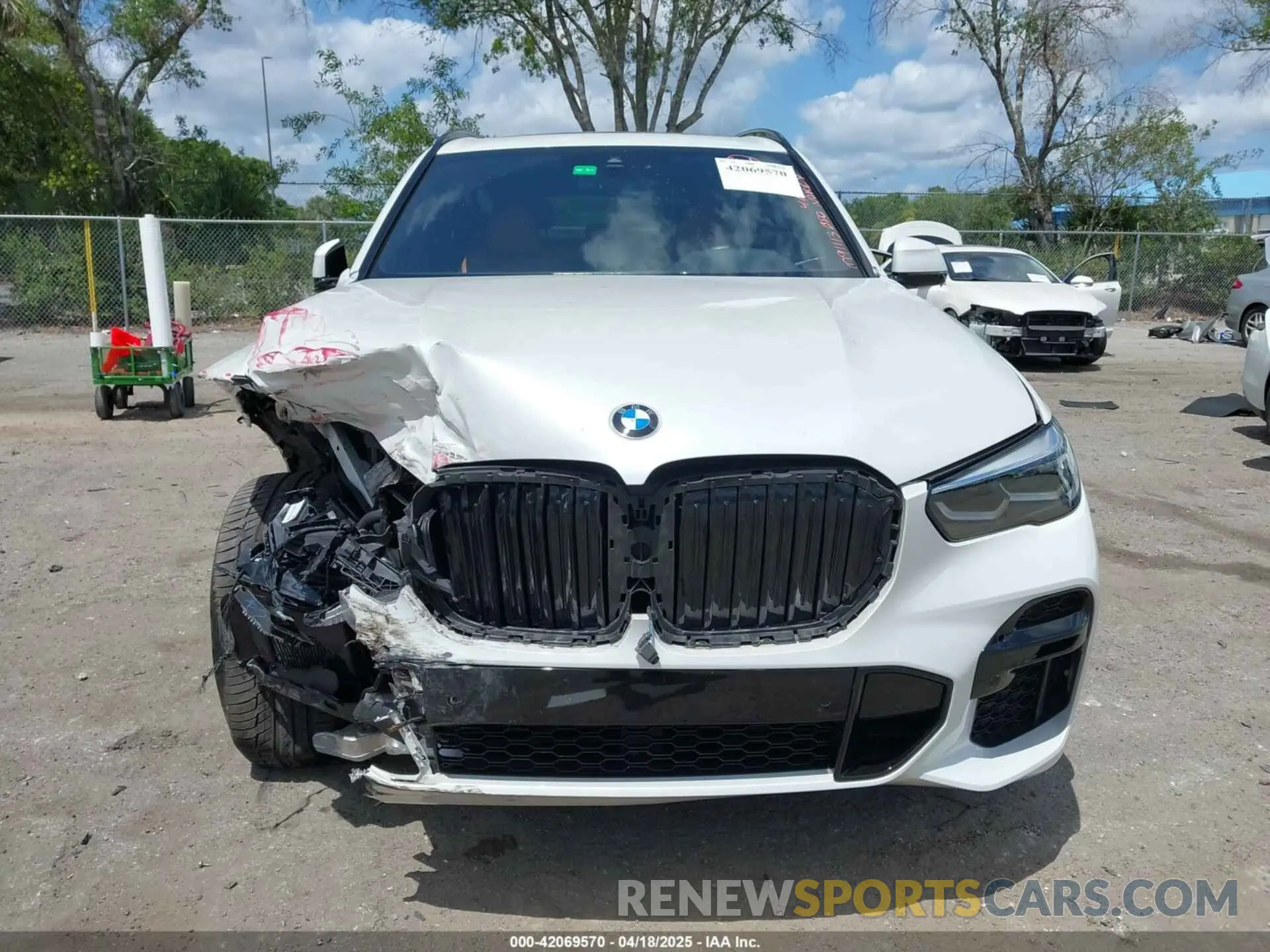 13 Photograph of a damaged car 5UXCR6C06N9M91113 BMW X5 2022