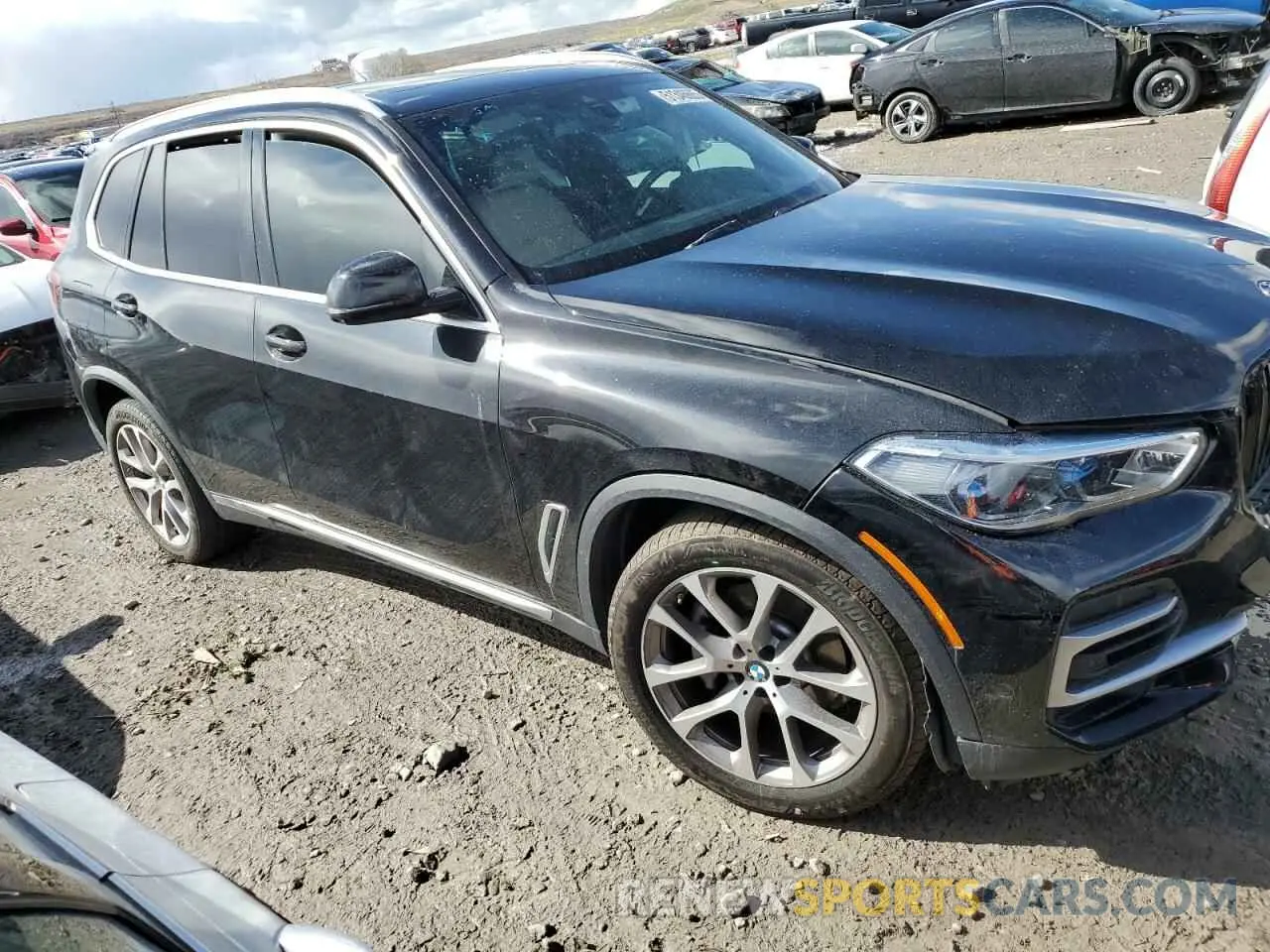 4 Photograph of a damaged car 5UXCR6C07N9L07295 BMW X5 2022
