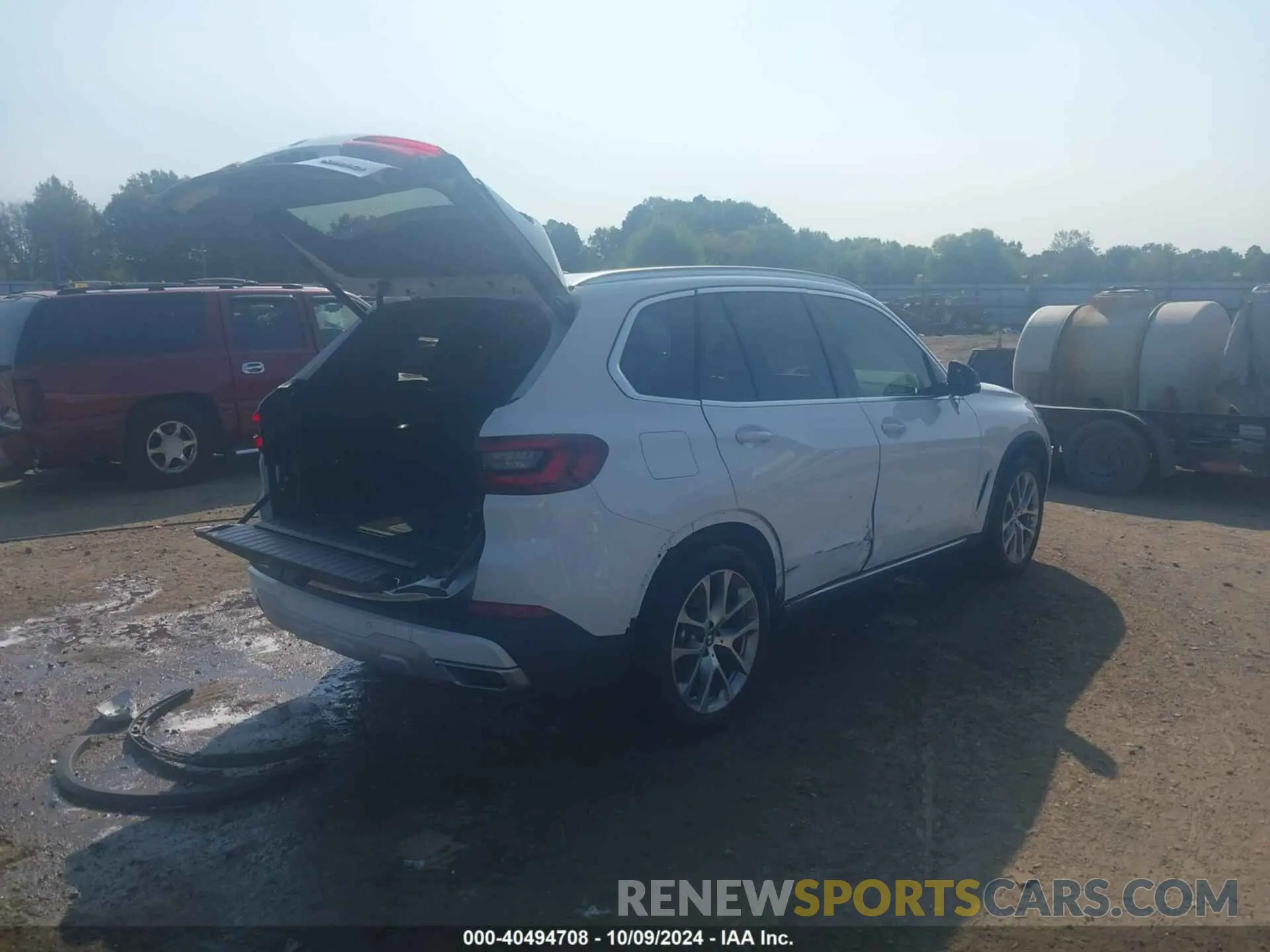 4 Photograph of a damaged car 5UXCR6C08N9J87023 BMW X5 2022