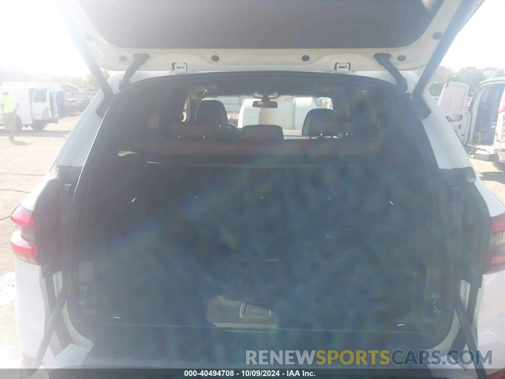 8 Photograph of a damaged car 5UXCR6C08N9J87023 BMW X5 2022