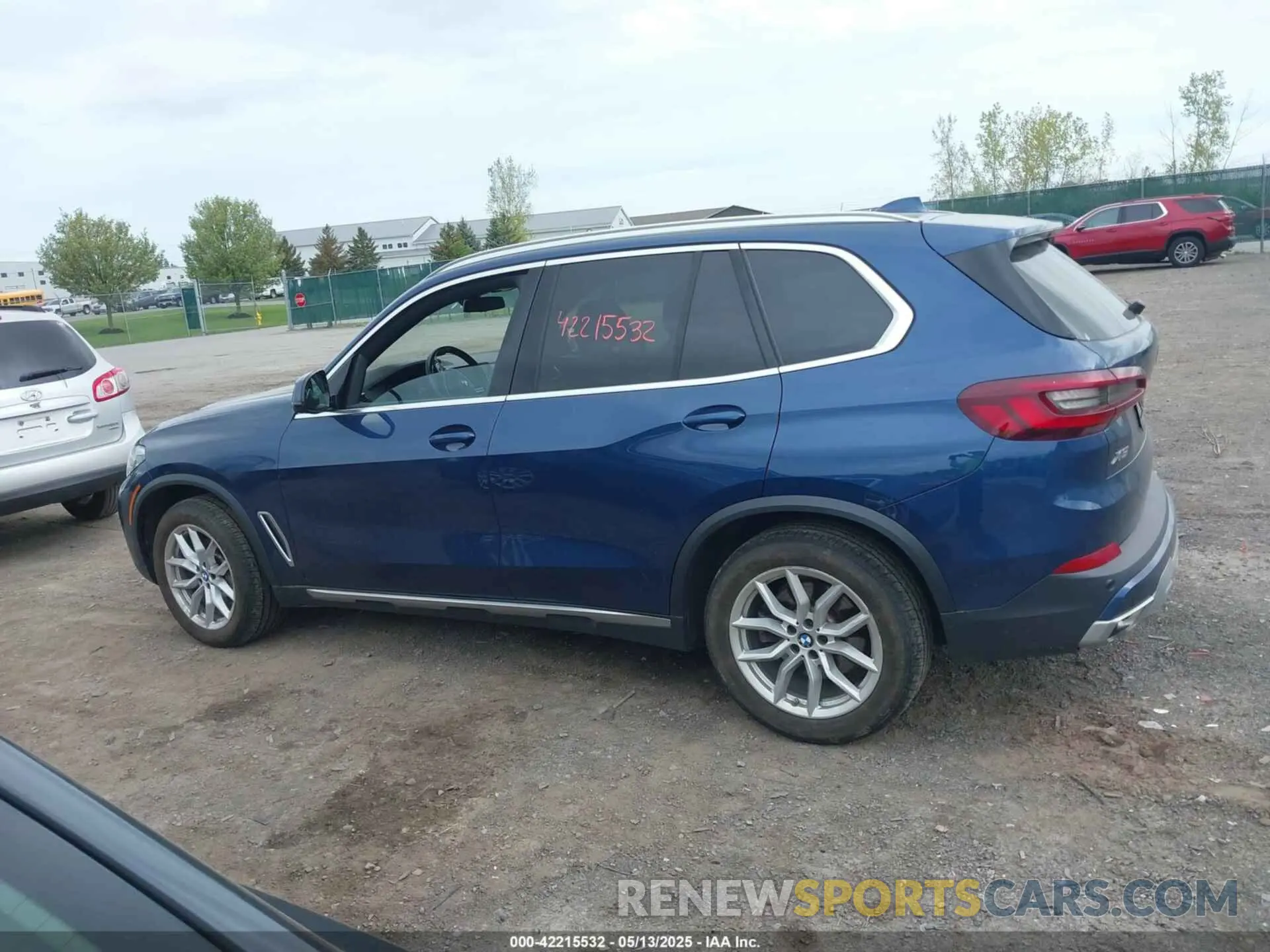 14 Photograph of a damaged car 5UXCR6C08N9J99866 BMW X5 2022