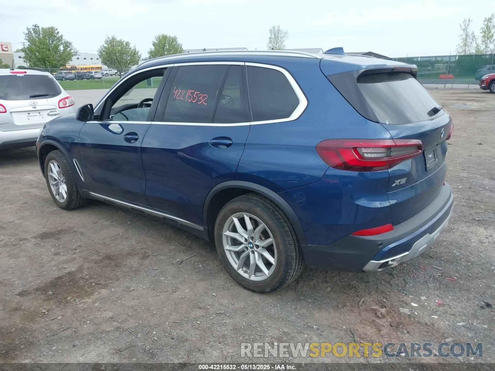 3 Photograph of a damaged car 5UXCR6C08N9J99866 BMW X5 2022