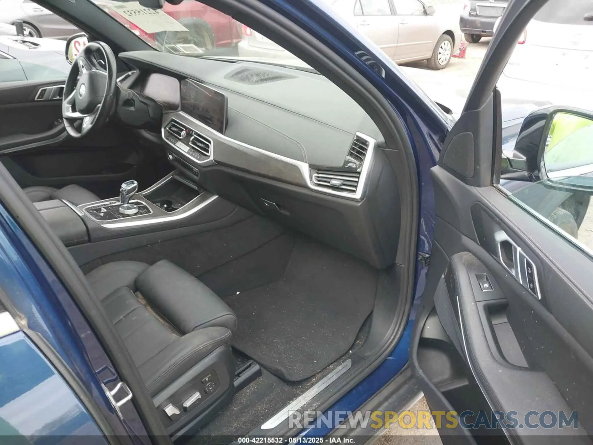5 Photograph of a damaged car 5UXCR6C08N9J99866 BMW X5 2022