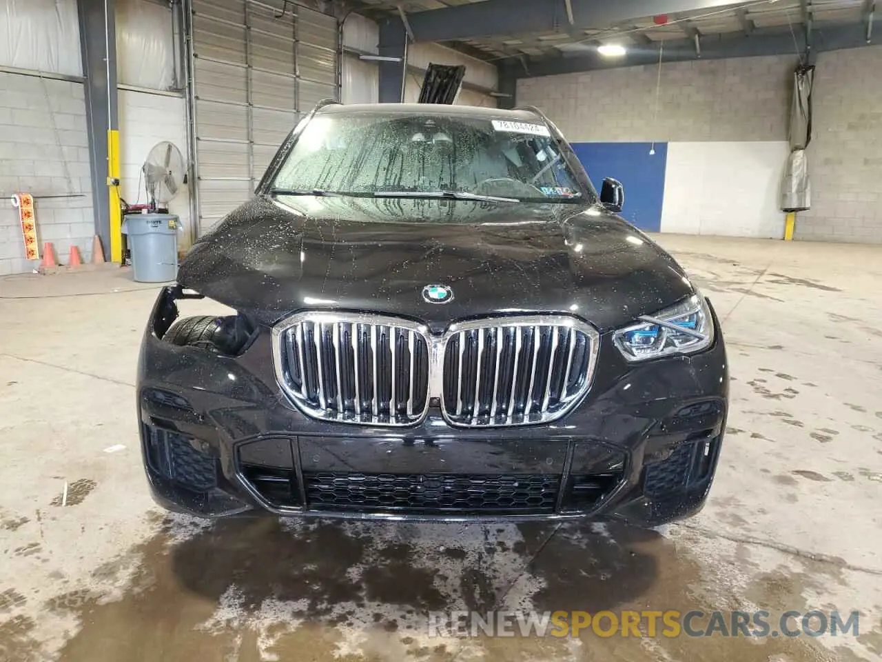 5 Photograph of a damaged car 5UXCR6C08N9L30987 BMW X5 2022