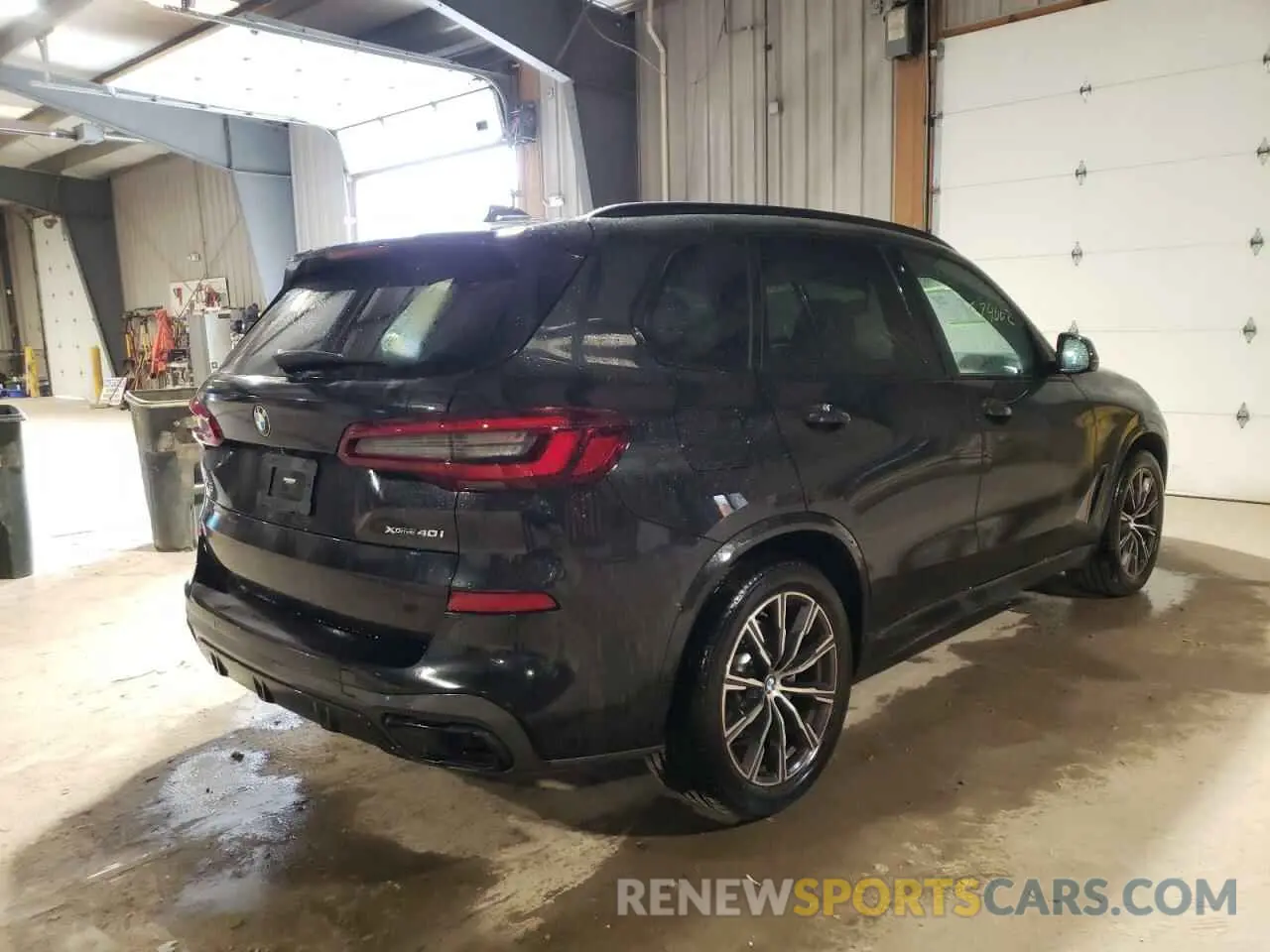 4 Photograph of a damaged car 5UXCR6C08N9L37180 BMW X5 2022