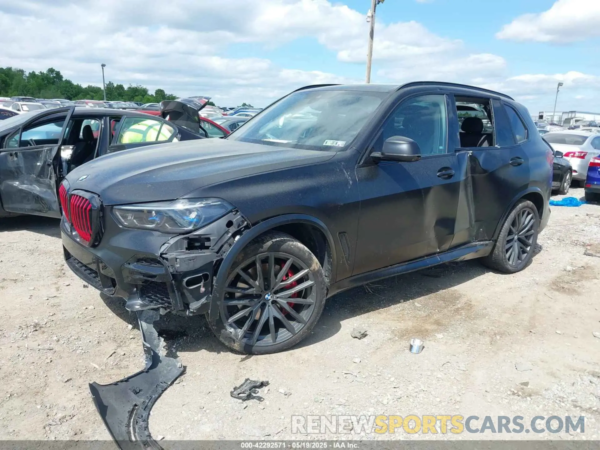 6 Photograph of a damaged car 5UXCR6C08N9L39205 BMW X5 2022