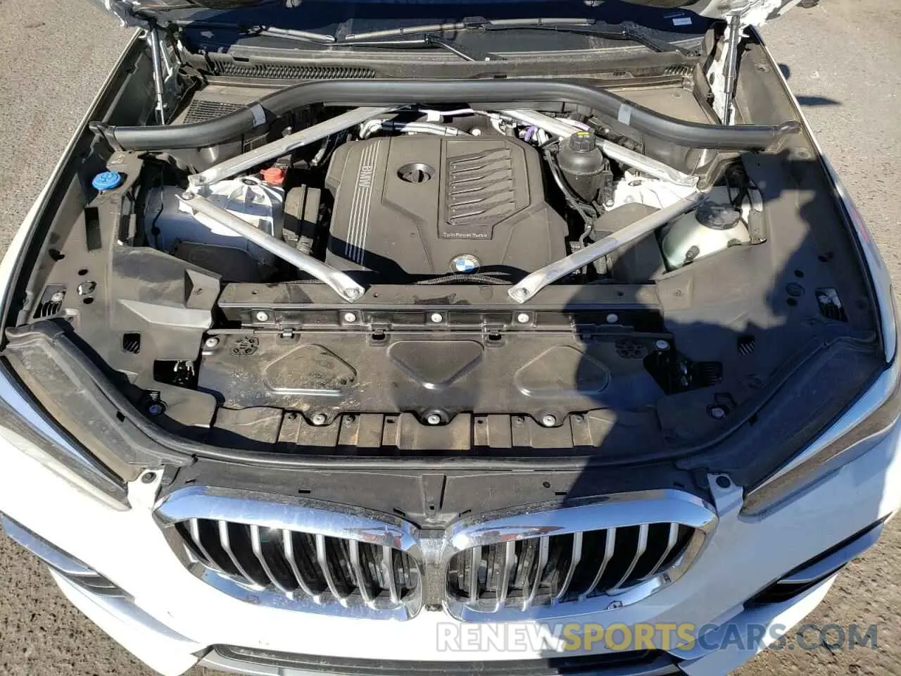 11 Photograph of a damaged car 5UXCR6C08N9L61964 BMW X5 2022
