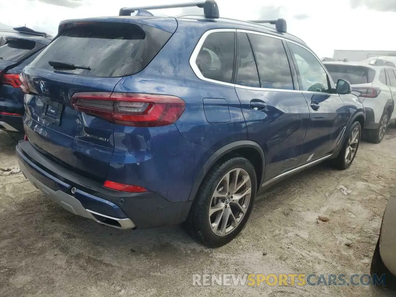 3 Photograph of a damaged car 5UXCR6C08N9M31706 BMW X5 2022