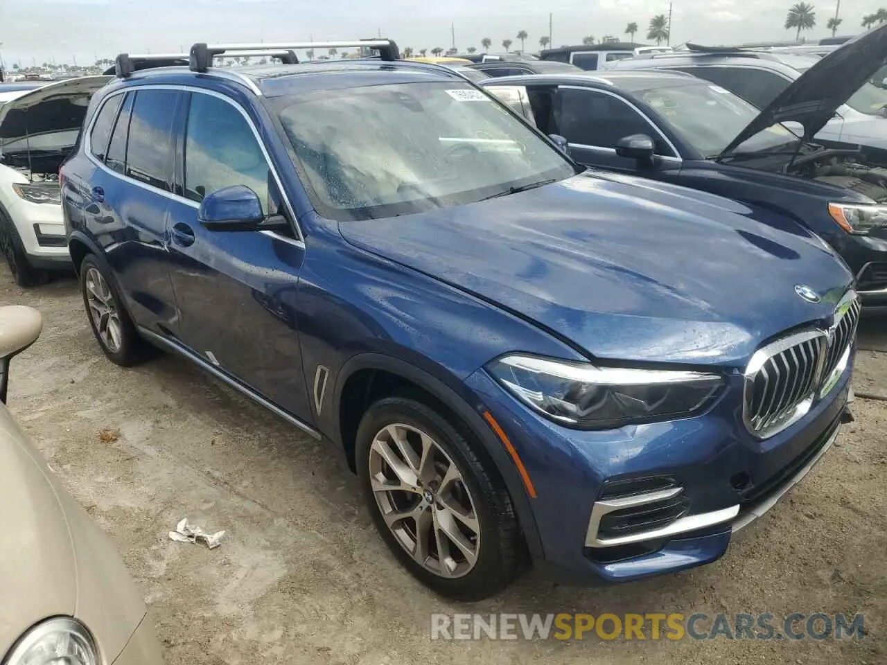 4 Photograph of a damaged car 5UXCR6C08N9M31706 BMW X5 2022