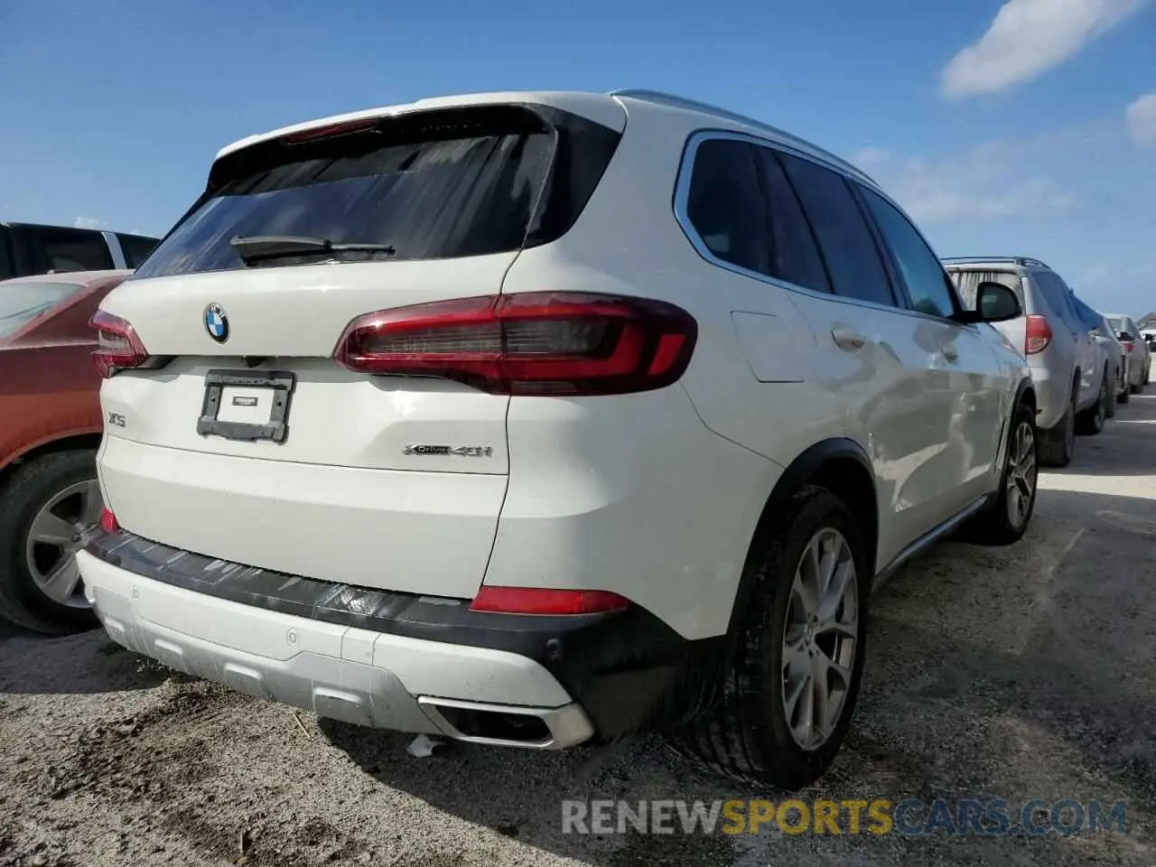 3 Photograph of a damaged car 5UXCR6C09N9K52834 BMW X5 2022