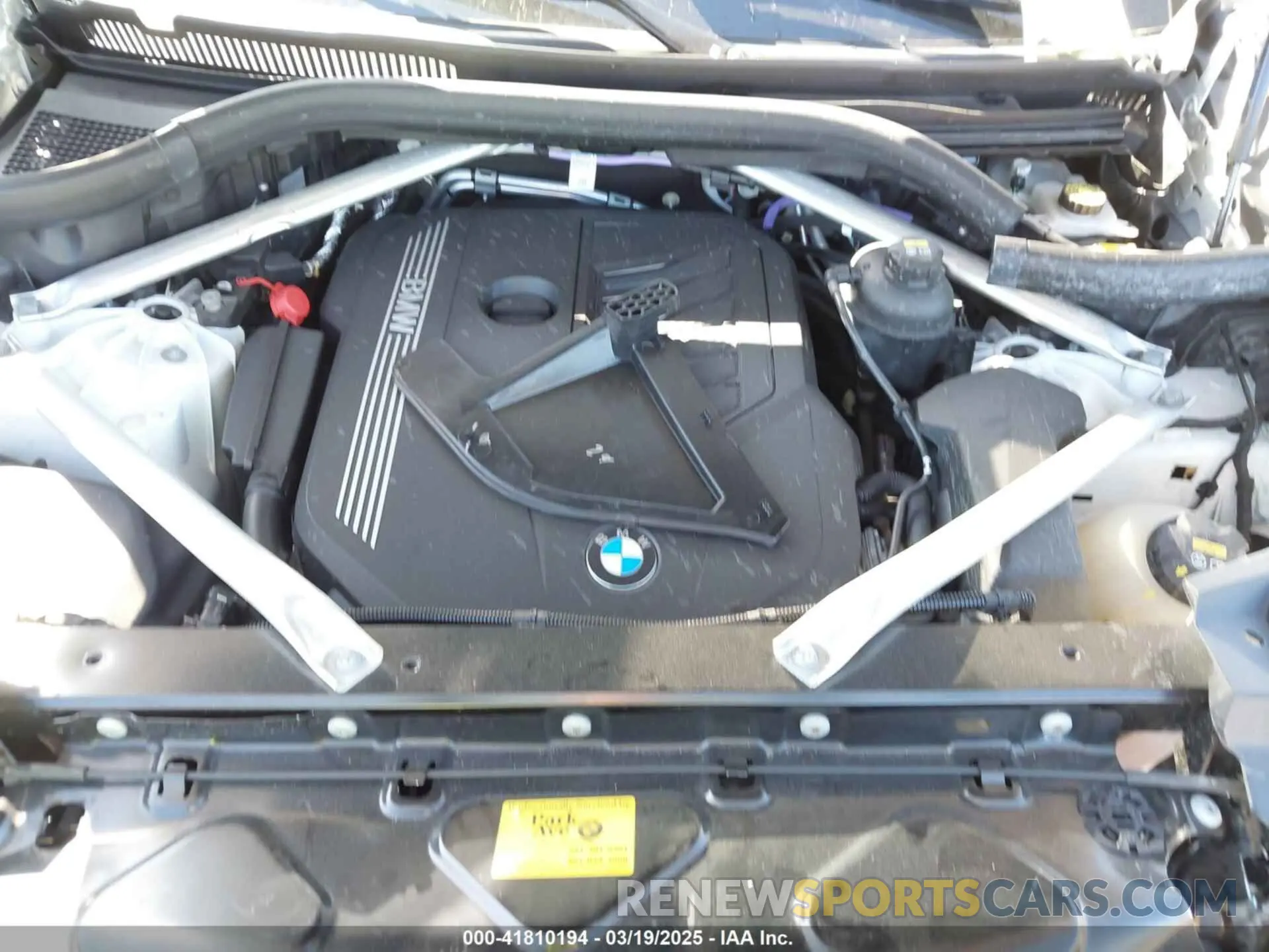 10 Photograph of a damaged car 5UXCR6C09N9K81119 BMW X5 2022