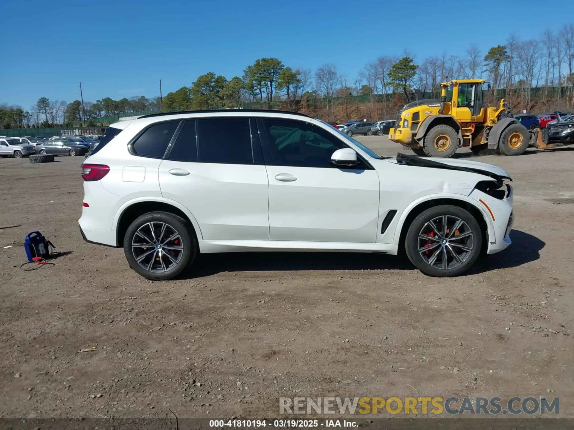 13 Photograph of a damaged car 5UXCR6C09N9K81119 BMW X5 2022