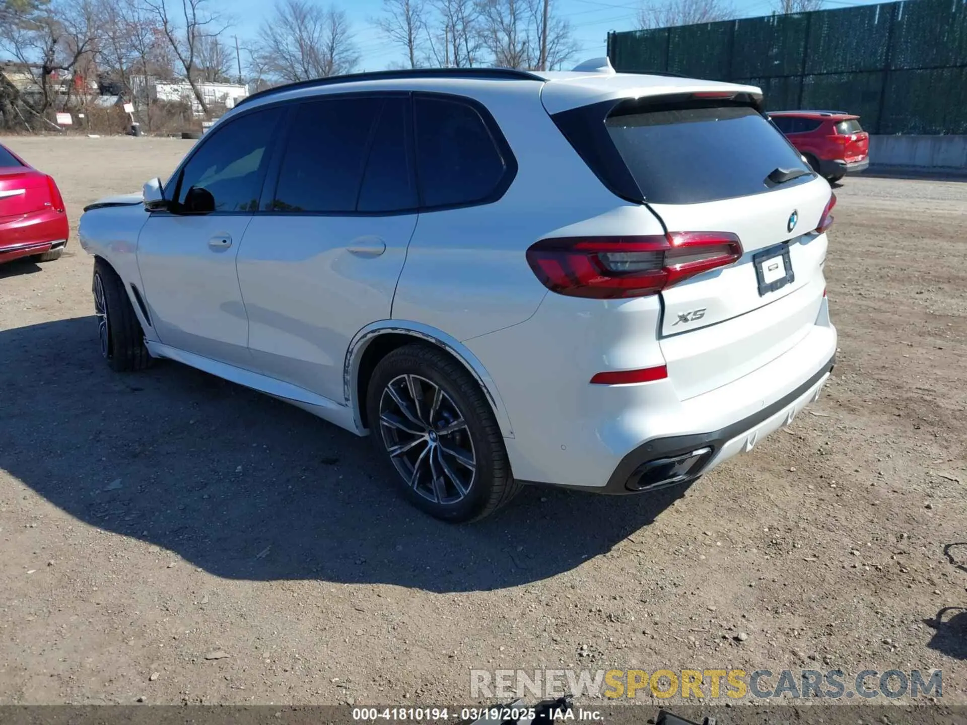 3 Photograph of a damaged car 5UXCR6C09N9K81119 BMW X5 2022