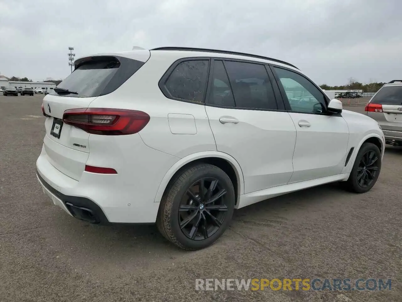 3 Photograph of a damaged car 5UXCR6C09N9L36586 BMW X5 2022