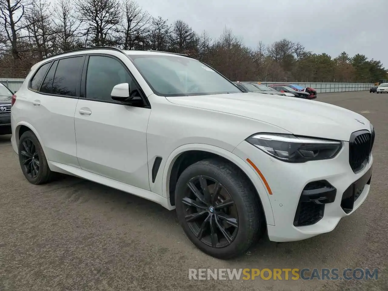 4 Photograph of a damaged car 5UXCR6C09N9L36586 BMW X5 2022