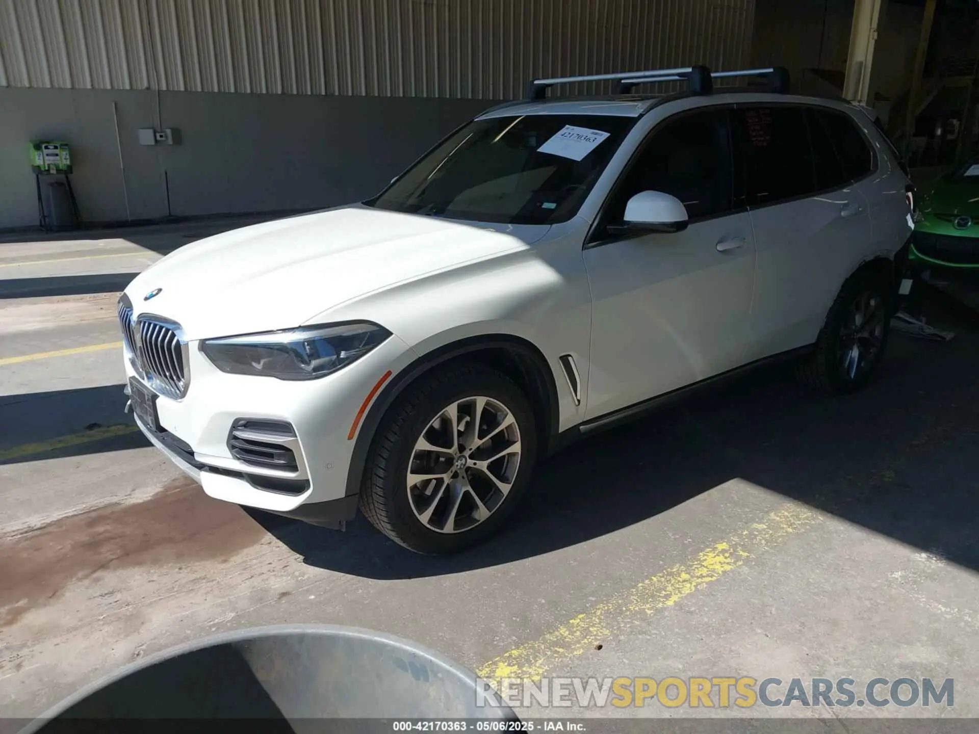 2 Photograph of a damaged car 5UXCR6C09N9M21945 BMW X5 2022