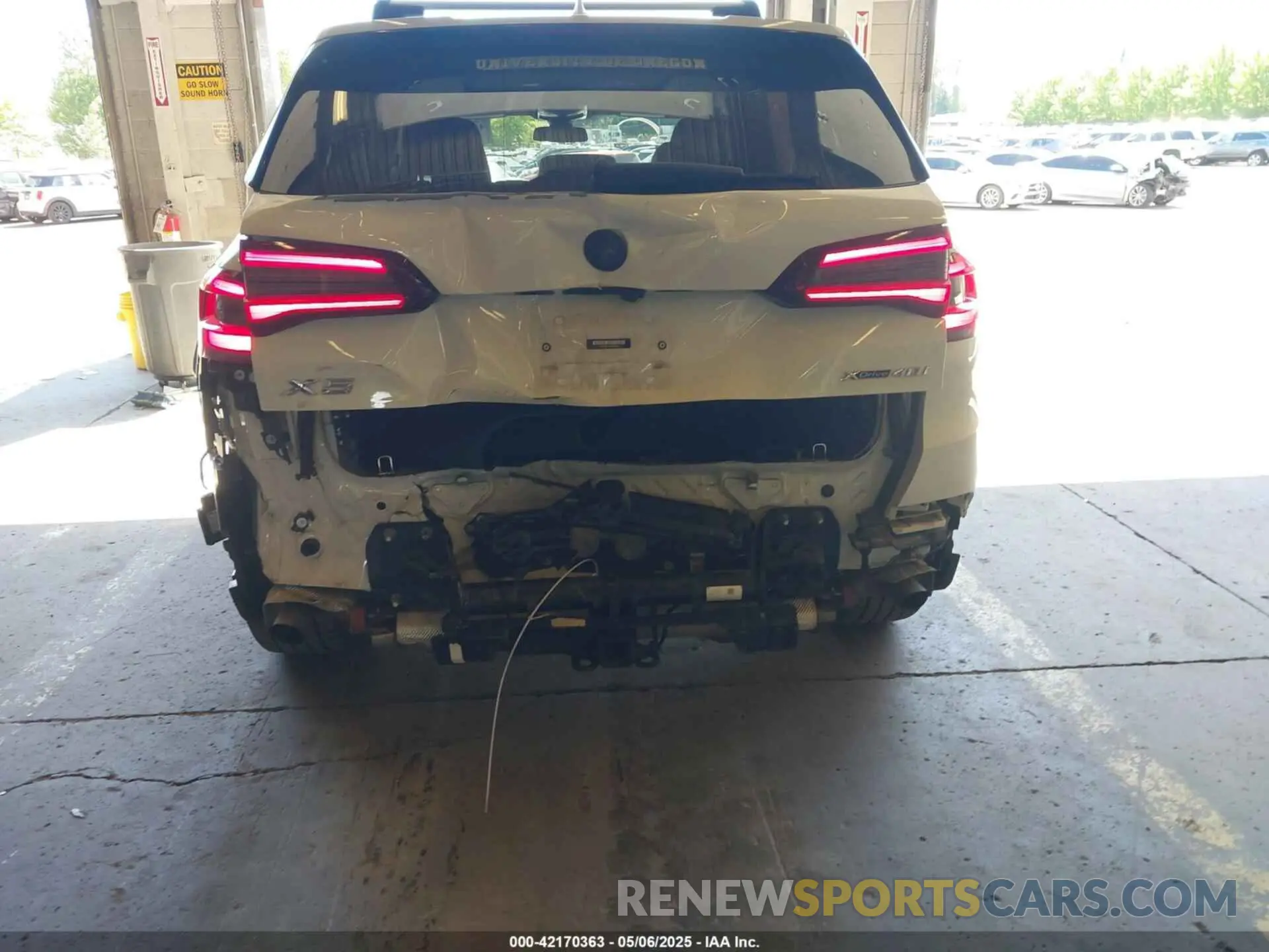 20 Photograph of a damaged car 5UXCR6C09N9M21945 BMW X5 2022
